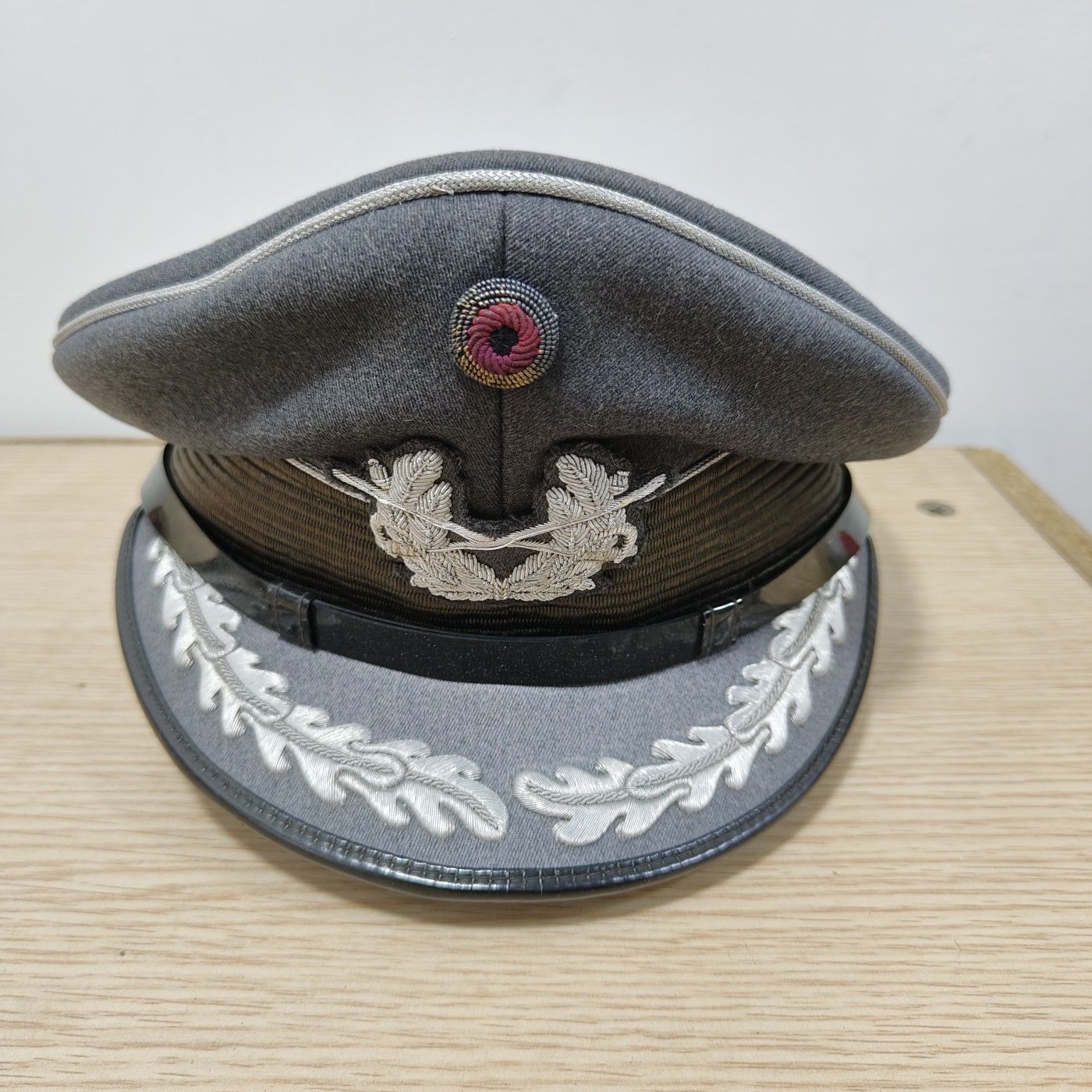 全场0元起拍 第77期 咸鱼国勋章拍卖专场 7月30日（周日）下午6：00开始 西德BW陆军校官57条例 早期深灰色刺绣大檐帽 57cm