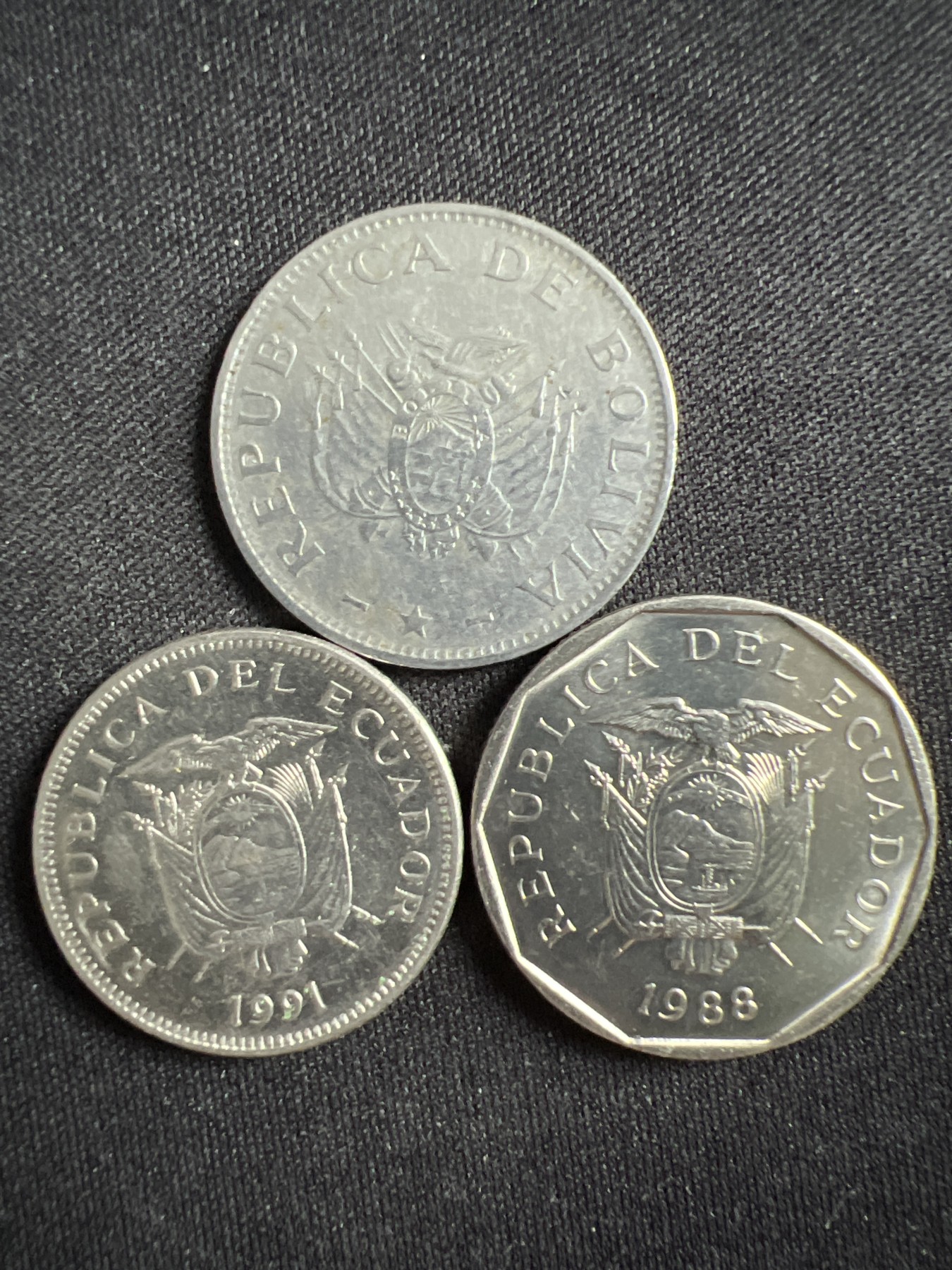 泡泡堂第367期  硬币专场 （无押金，捡漏，全场20包邮，偏远地区除外，接收代拍业务） 厄瓜多尔三枚