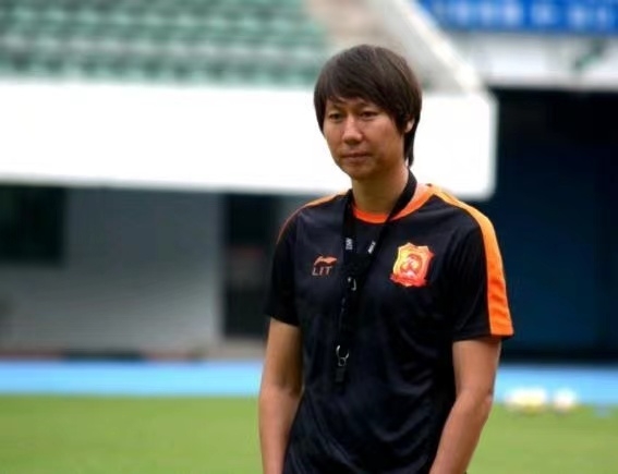 零元拍：李铁亲笔签名武汉卓尔中甲联赛冠军帽