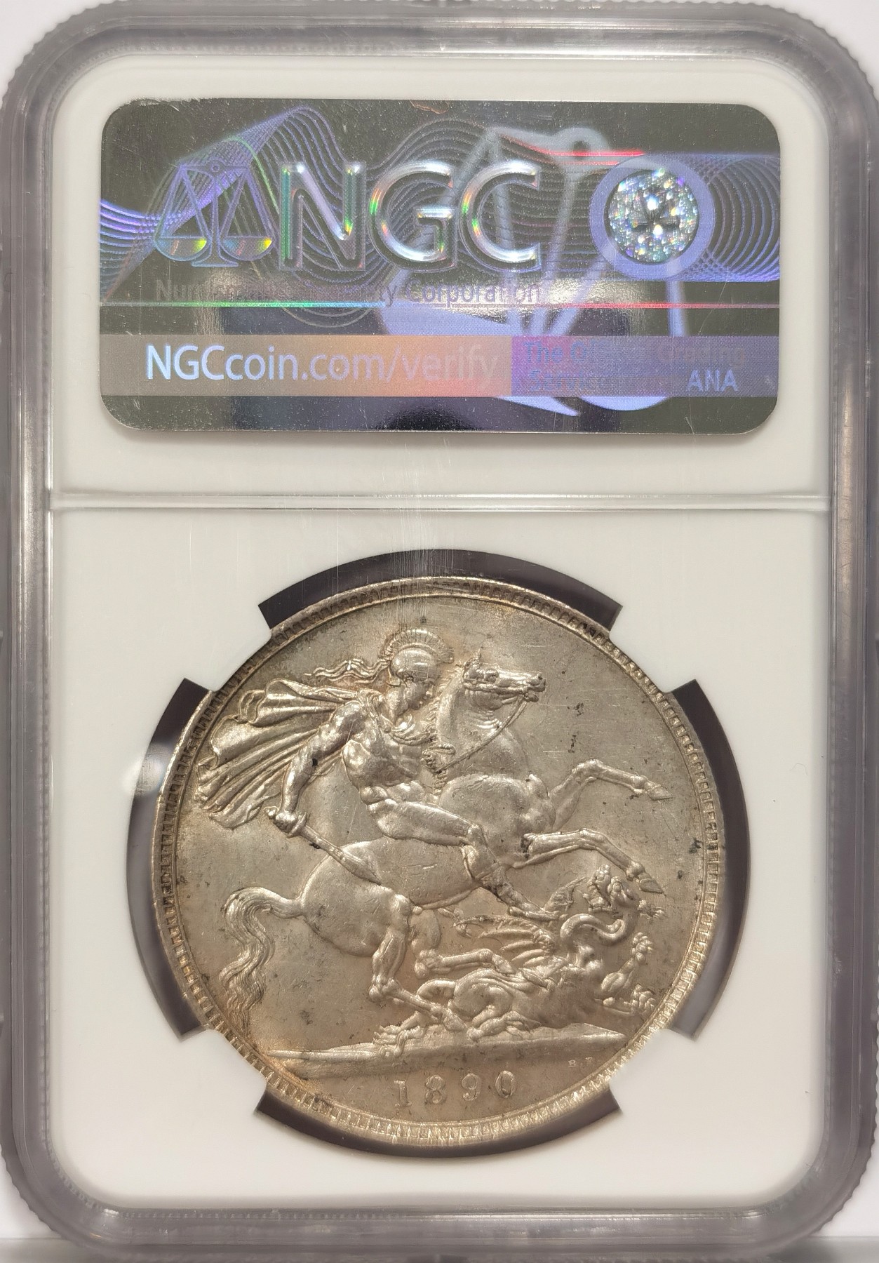 博洋堂世界钱币拍卖第036期（全场包邮） NGC MS62 英国1890年维多利亚高冠马剑1克朗大银币，不常见的年份