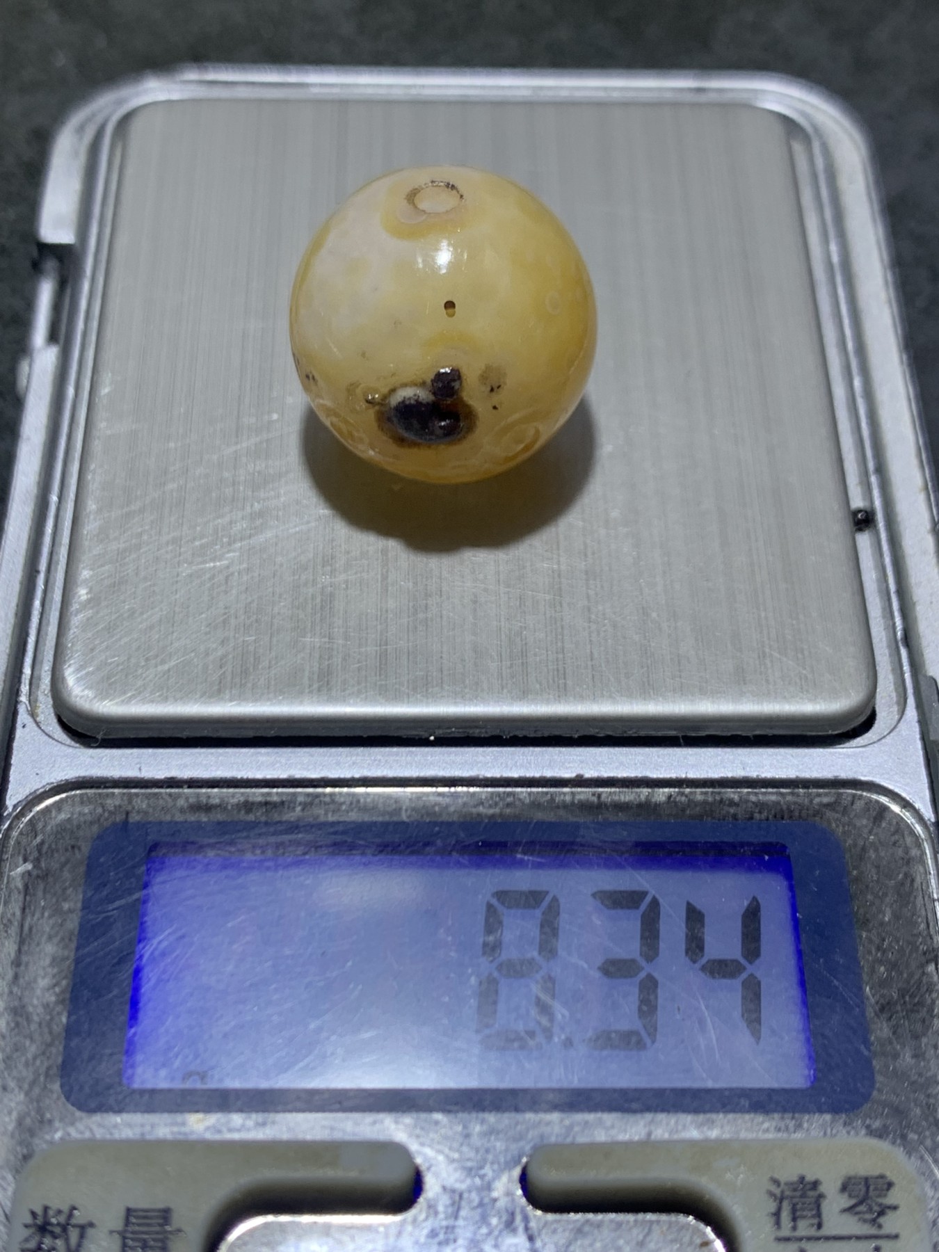 精美亚光冰飘战国红玛瑙手工俏色巧雕得道成佛意境珠一颗