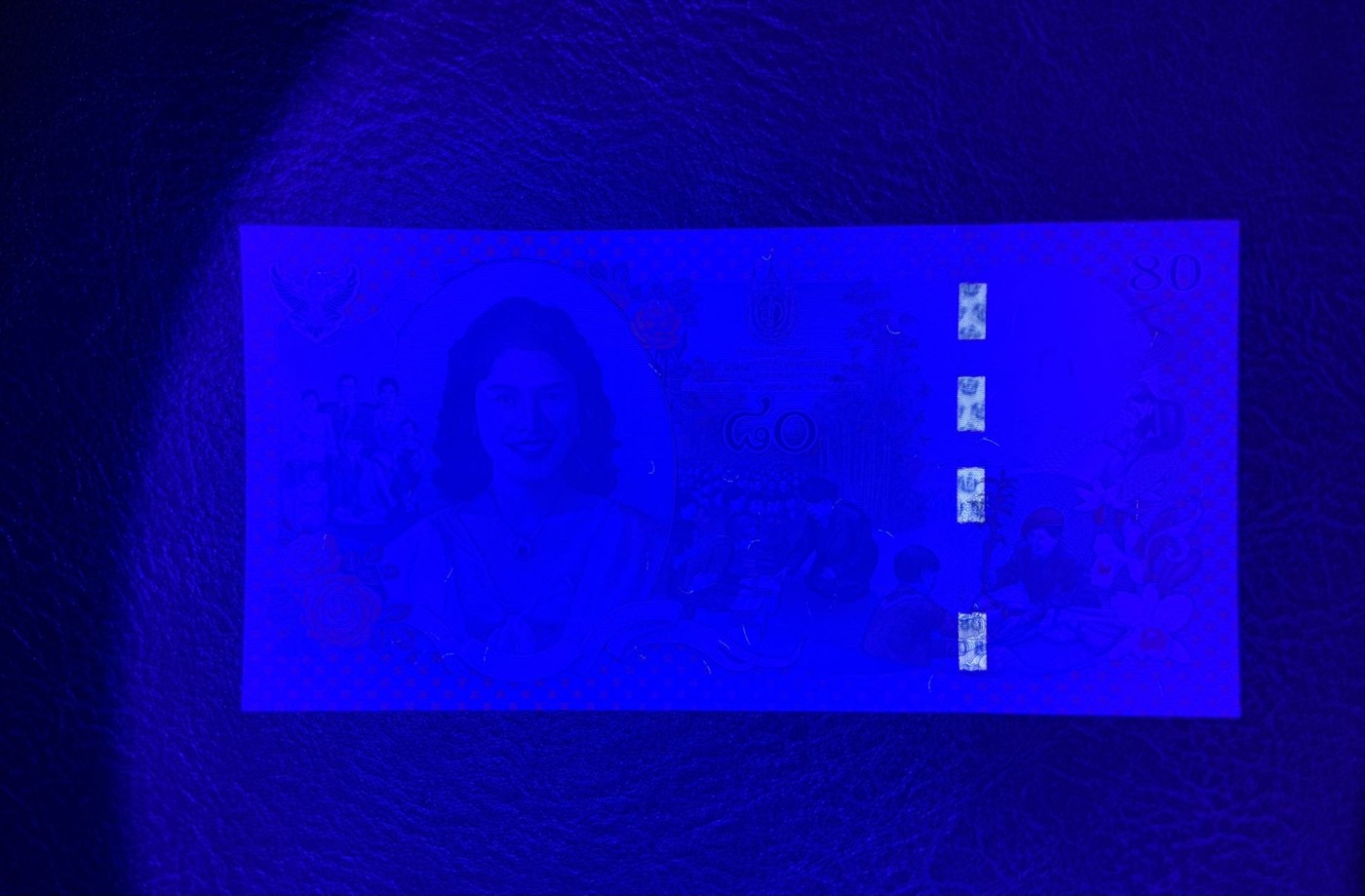 收藏联盟Quantum Auction 第277期拍卖  泰国2012年80泰铢诗丽吉太后诞辰八十周年纪念钞 品相全新UNC 背面额头处轻微油墨