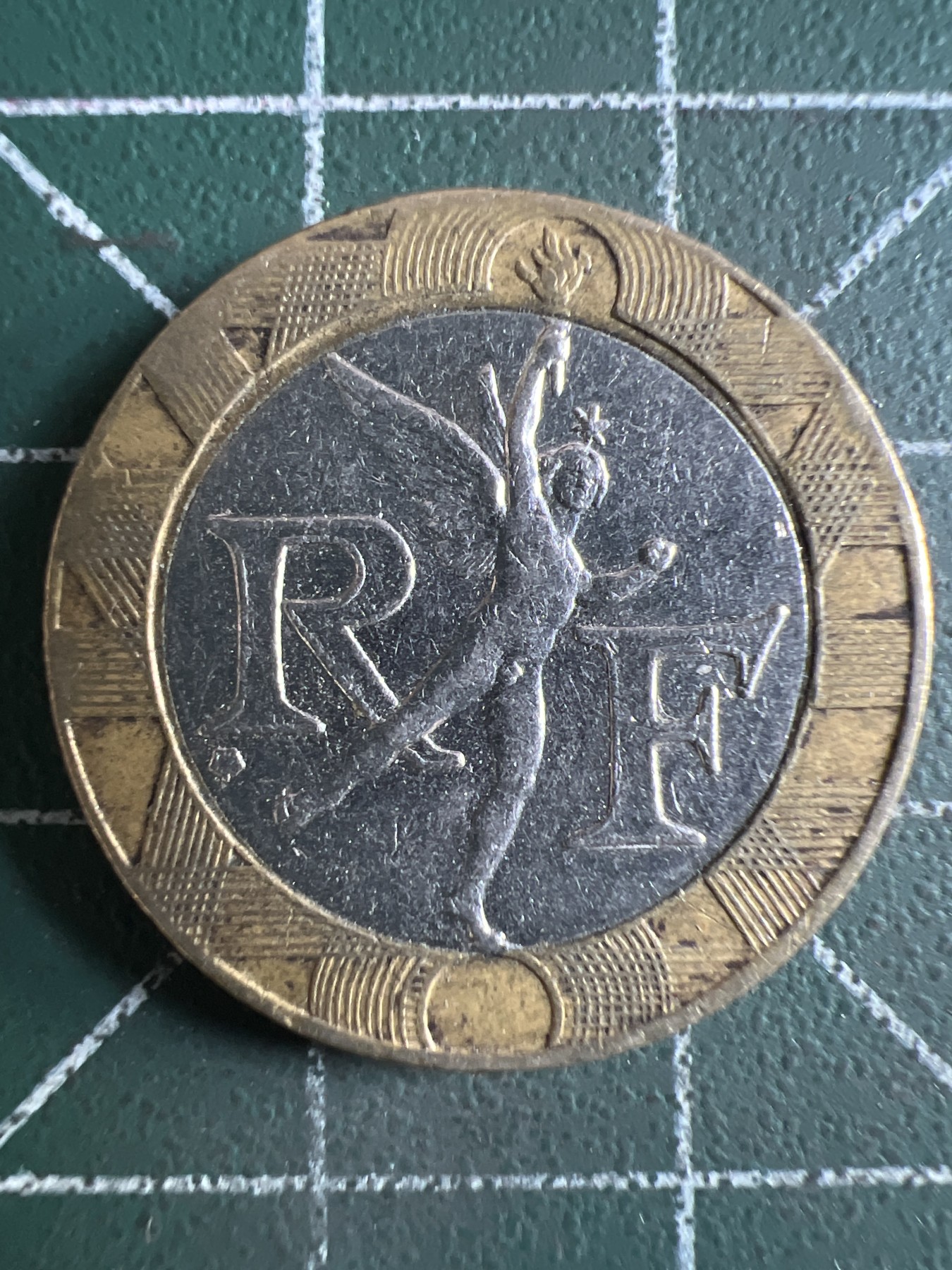 泡泡堂第370期  硬币专场 （无押金，捡漏，全场20包邮，偏远地区除外，接收代拍业务） 法国小飞人