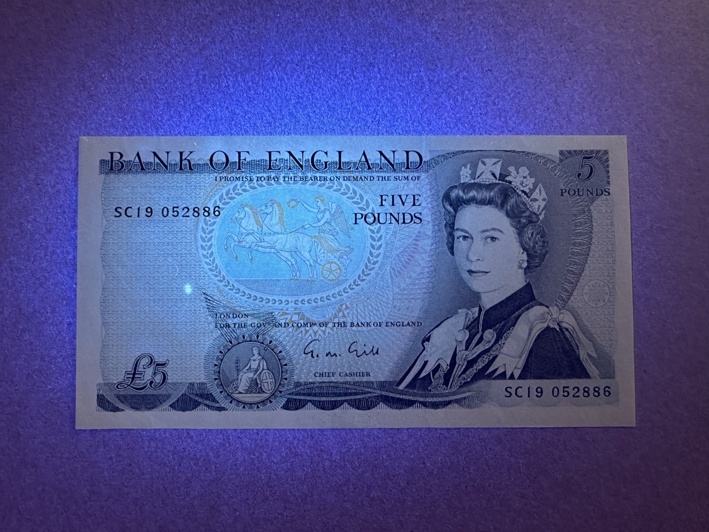 《张总收藏》112期—精品外币 众多靓号 满分法罗 冠军si神 英格兰5镑 UNC- D序列 签名G. M. Gill 有一处黄斑
