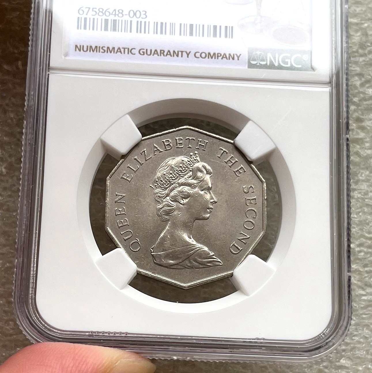 北越1946年2盾铜币、1958年5盾中国代印钞，苏联铜章，俄罗斯、吉尔吉斯斯坦纪念银币，古罗马铜币，五铢、南宋铜钱、康熙满汉局，彼得堡世界钱币勋章拍卖第63期