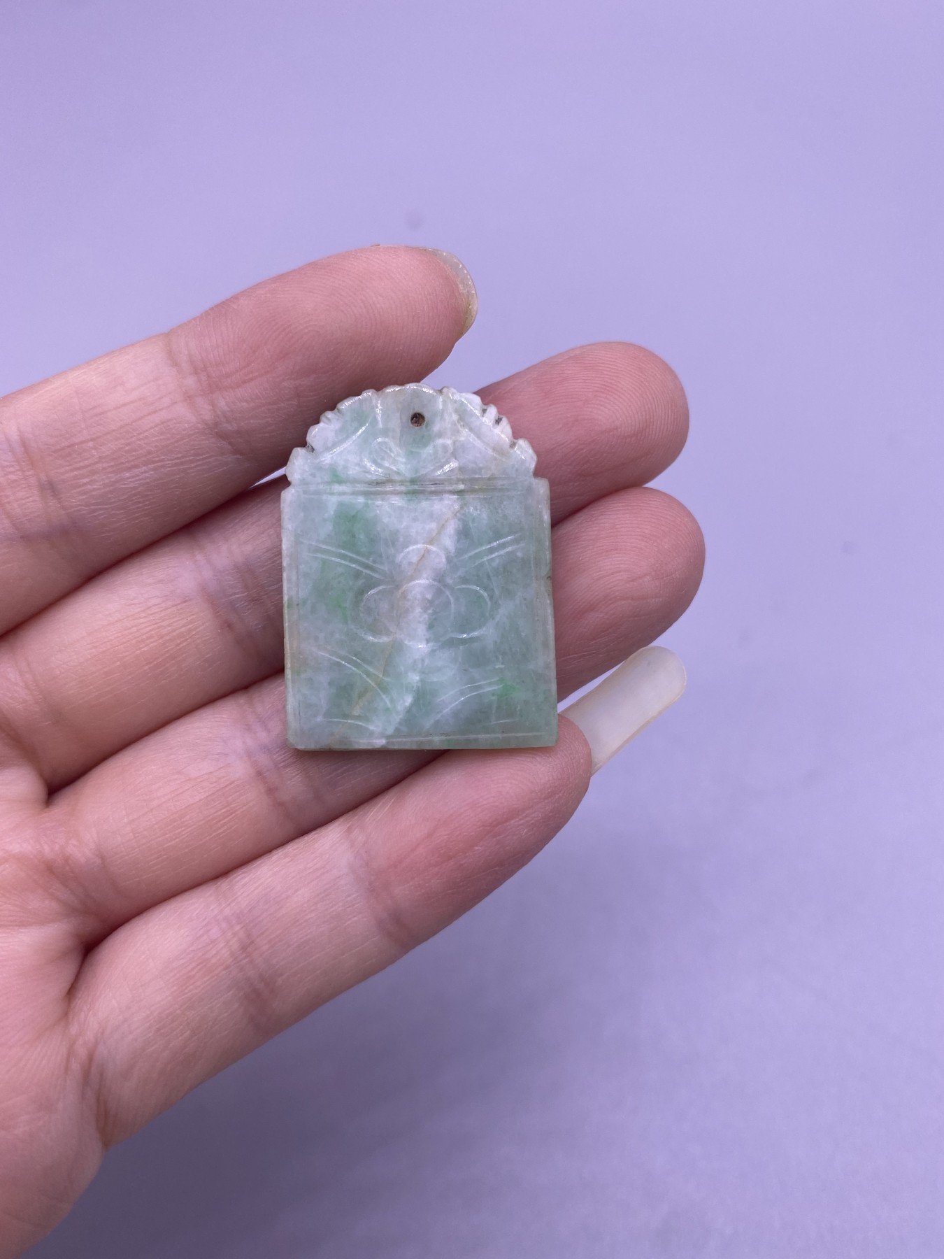 老翡翠牌子，尺寸2.8*2厘米，品相如图，450包快递