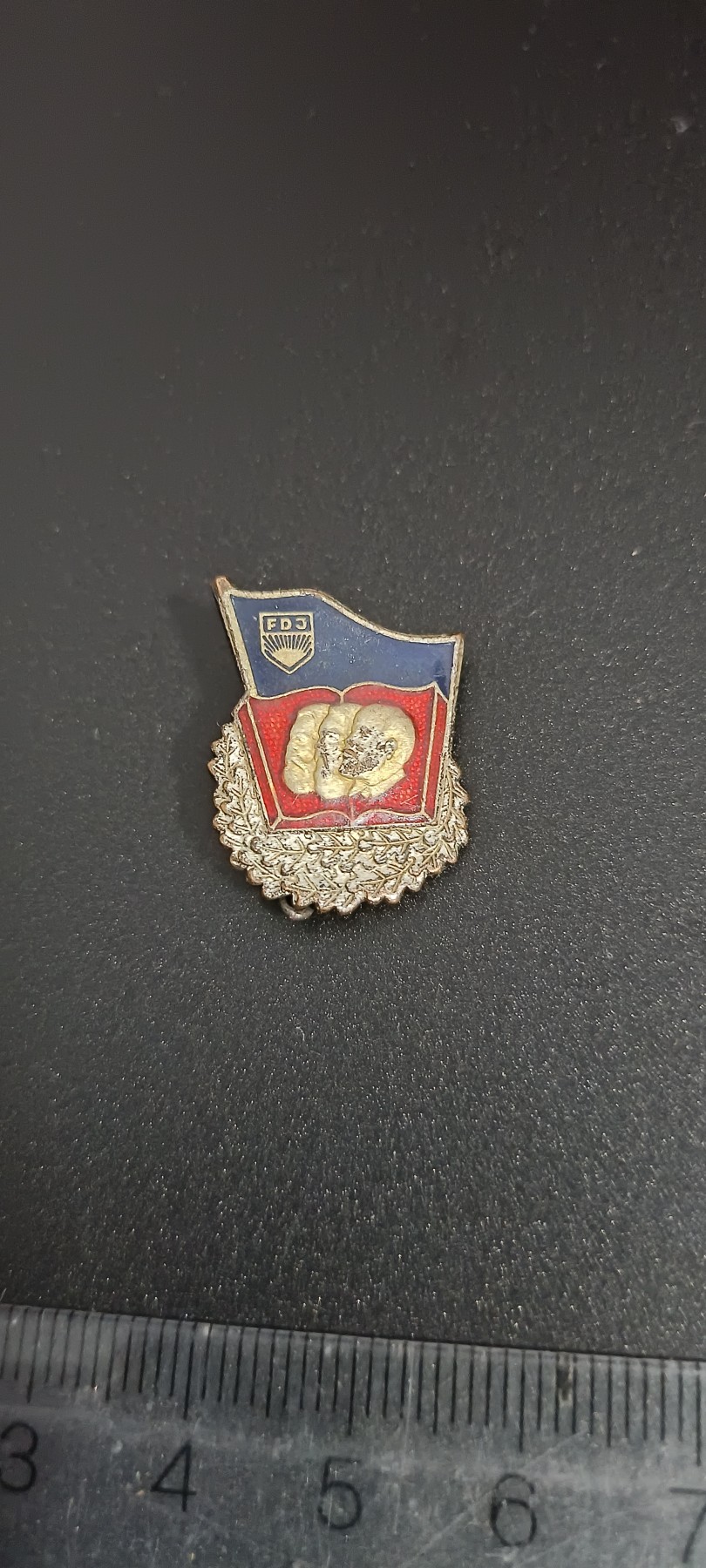 全场0起，红色文献，猫章，东德章等 马恩？三人头像章