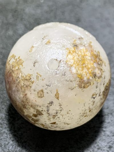 精美亚光冰飘战国红玛瑙手工雕刻招财进宝大圆珠一颗！寓意：招财进宝 精美亚光冰飘战国红玛瑙手工雕刻招财进宝大圆珠一颗！寓意：招财进宝