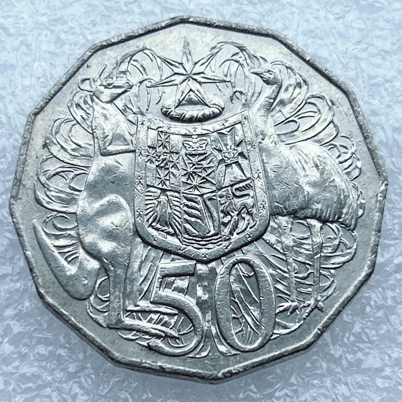 全场一元起拍 世界钱币散币场 第12期 2011年澳大利亚50分女王大硬币 老年版 袋鼠鸵鸟