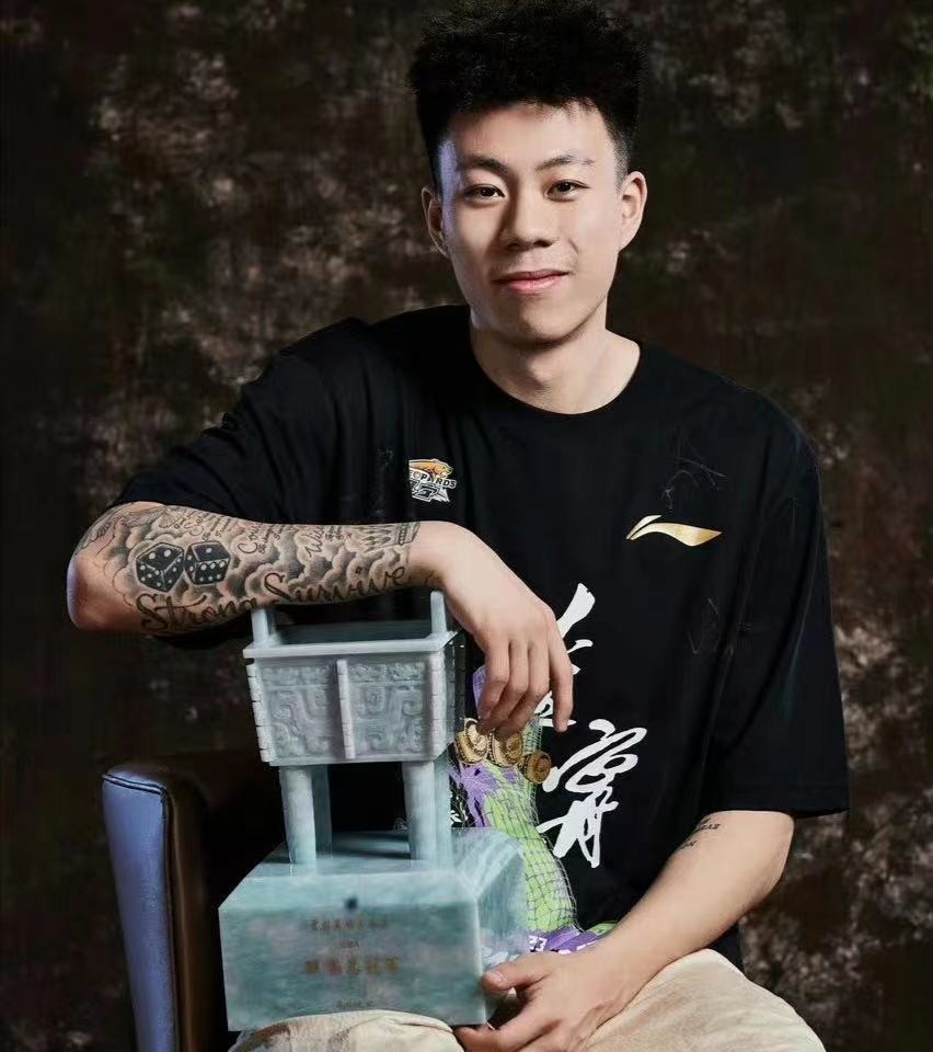 零元拍：赵继伟和张镇麟俩人亲笔签名：辽宁沈阳三生飞豹篮球俱乐部辽宁飞豹男子篮球队2022-2023赛季CBA总冠军官方冠军帽！