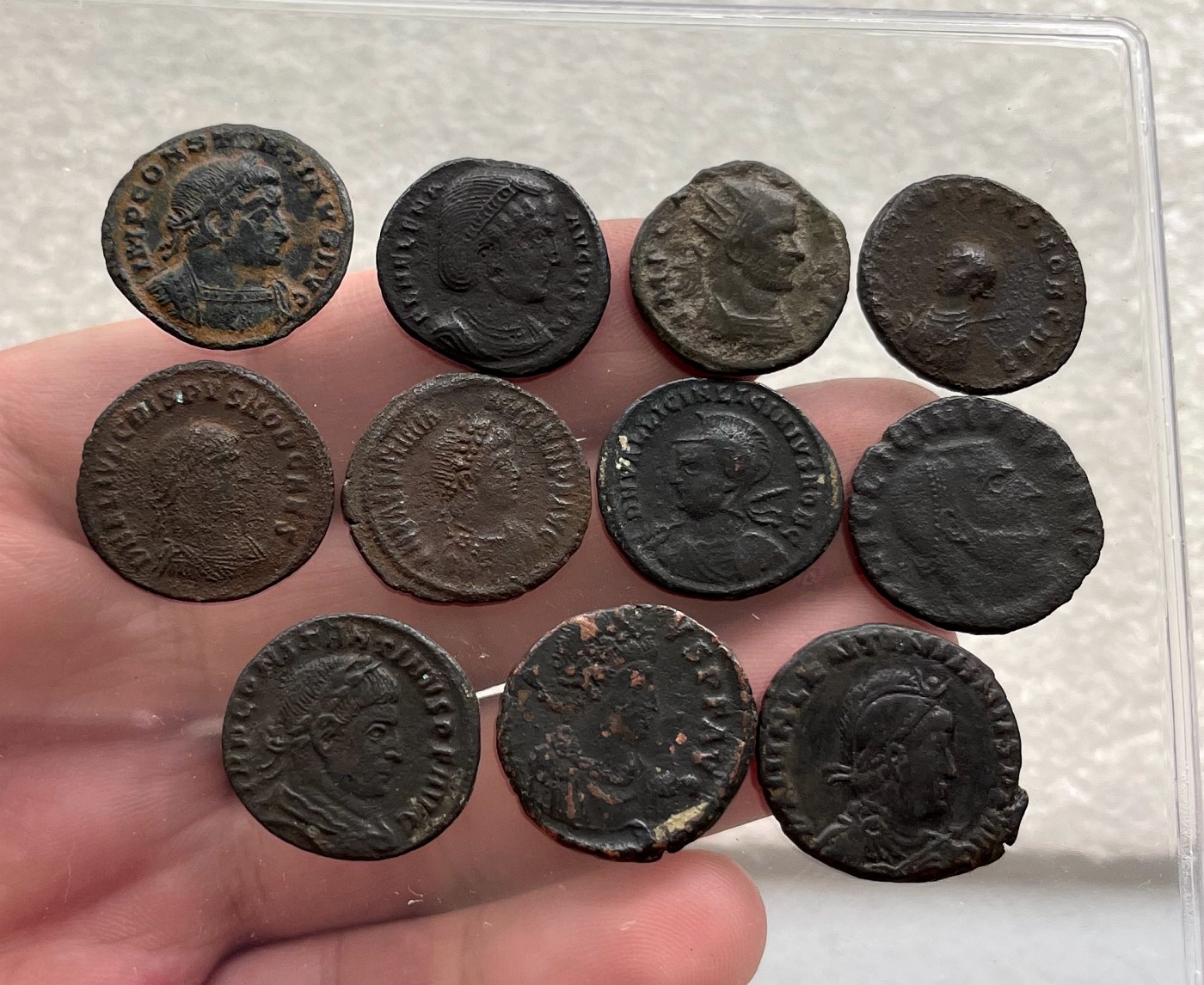 北越1946年2盾铜币、1958年5盾中国代印钞，苏联铜章，俄罗斯、吉尔吉斯斯坦纪念银币，古罗马铜币，五铢、南宋铜钱、康熙满汉局，彼得堡世界钱币勋章拍卖第63期