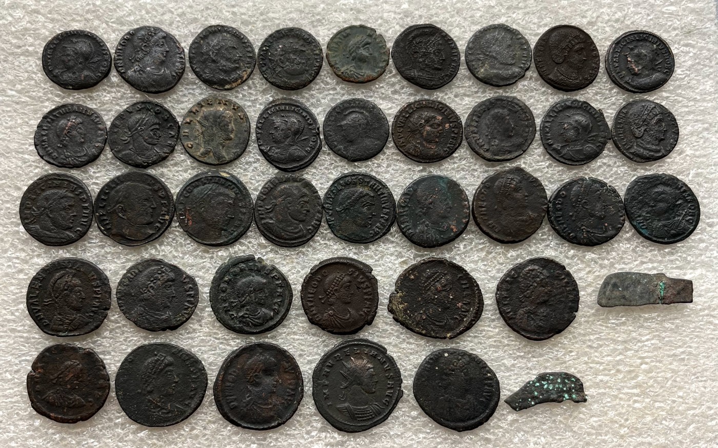 北越1946年2盾铜币、1958年5盾中国代印钞，苏联铜章，俄罗斯、吉尔吉斯斯坦纪念银币，古罗马铜币，五铢、南宋铜钱、康熙满汉局，彼得堡世界钱币勋章拍卖第63期