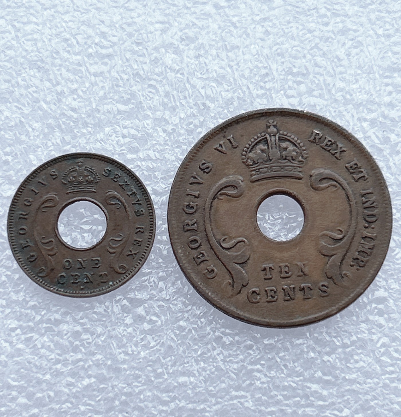 全场一元起拍 世界钱币散币场 第12期 英属东非1分、10分 皇冠 中孔铜币