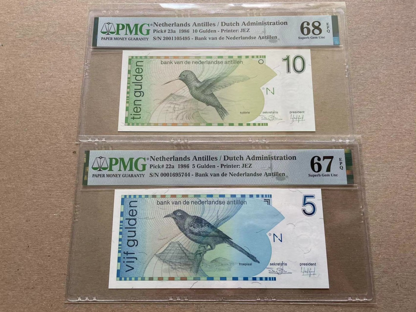 【Blue Auction】✨世界纸币精拍第352期——莫总专场XXVI 【一组5张初版】荷属安的列斯 1986年5-100盾 PMG68EPQ-66EPQ  精美 (其中5盾和10盾为补号 少见 价值大大高于普通号 PMG未标出来）