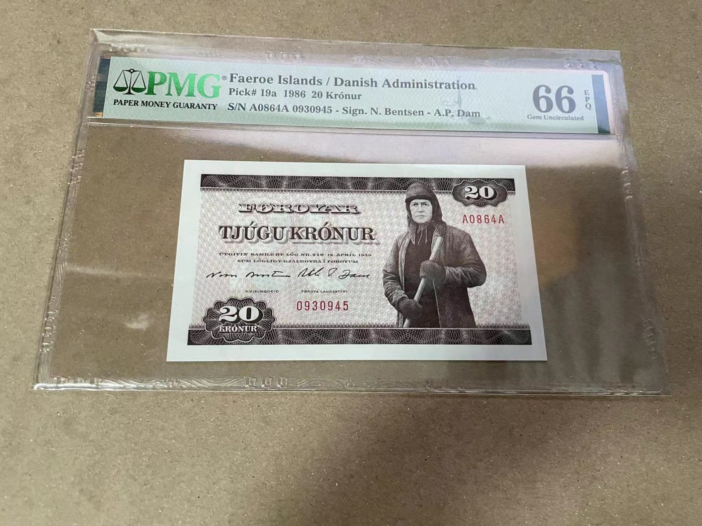 【Blue Auction】✨世界纸币精拍第352期——莫总专场XXVI 【A0】法罗群岛 1986年20克朗 PMG66EPQ 