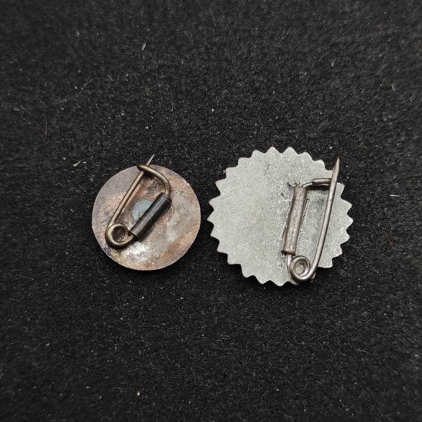 全场0元起拍 第78期 咸鱼国勋章拍卖专场 8月2日（周三）下午6：00开始 日本高校珐琅章两个