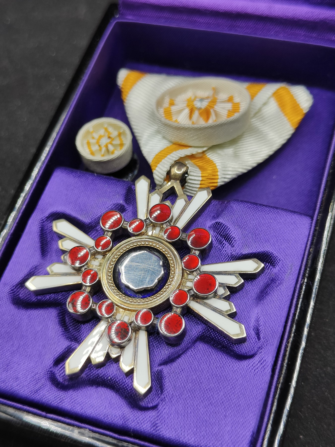 全场0元起拍 第78期 咸鱼国勋章拍卖专场 8月2日（周三）下午6：00开始 日本四等瑞宝张 银制带盒略