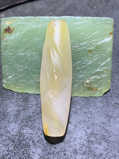 精美高玉化亚光海洋玉髓手工俏色巧雕登峰造极意境大桶珠一个！ - 精美高玉化亚光海洋玉髓手工俏色巧雕登峰造极意境大桶珠一个！