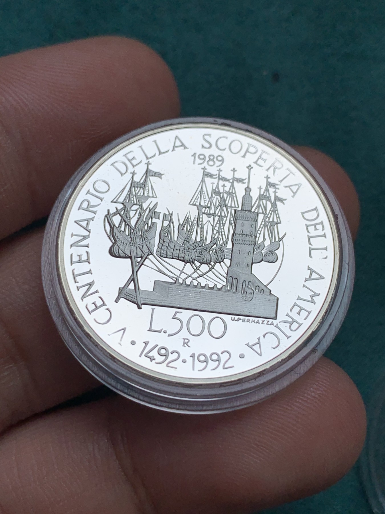 《竞宝斋》第186场-周日，周一 2场 (全场包邮) 2枚一组 原盒精制意大利1989年发现美洲500周年200.500里拉银币