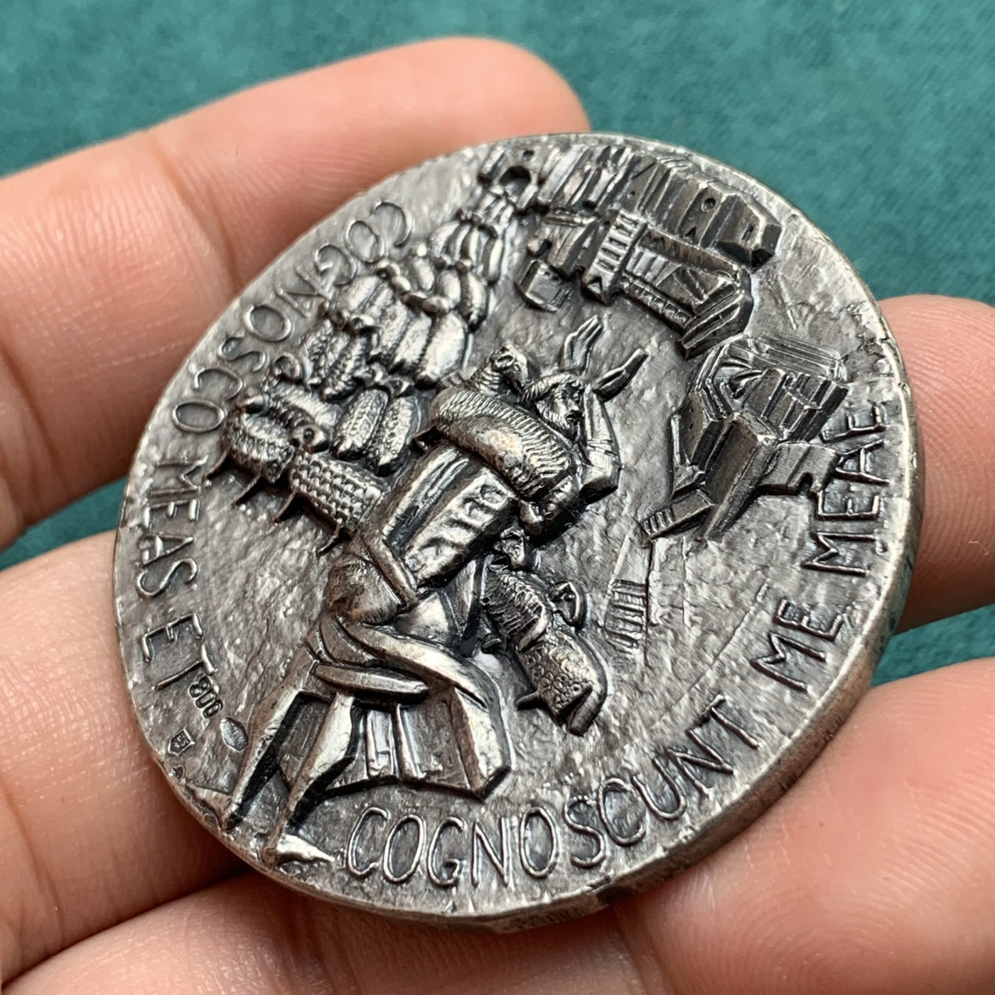 《竞宝斋》第186场-周日，周一 2场 (全场包邮) 1963-1978 梵蒂冈 罗马教皇 保罗六世 纪念 大银章 58.7克  44.9m 800银 高浮雕设计比较特别