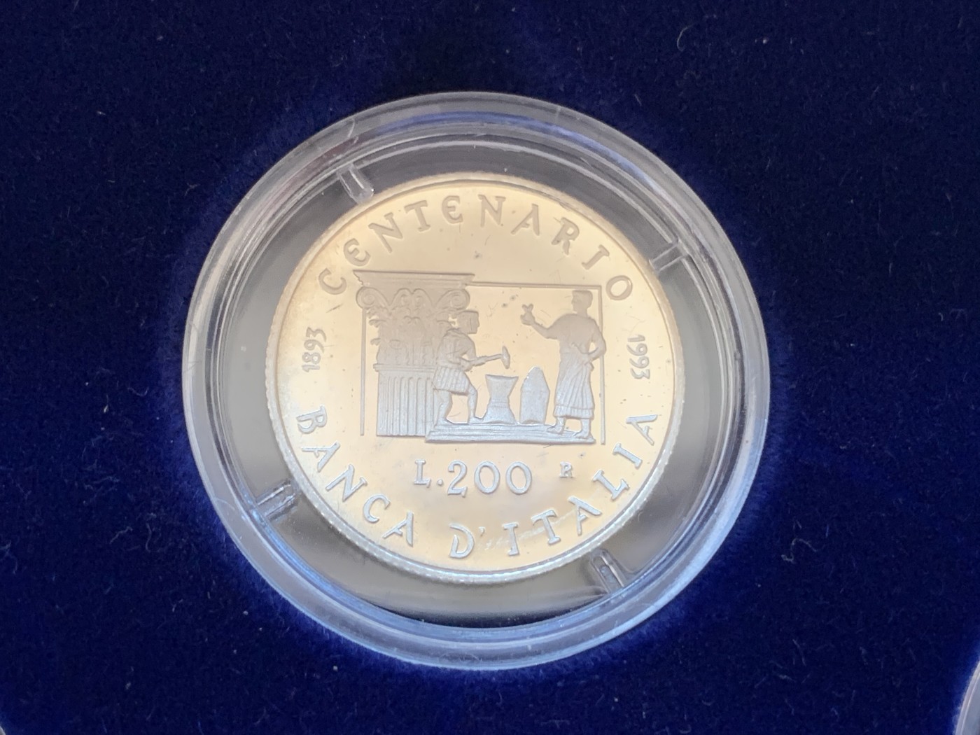 《竞宝斋》第186场-周日，周一 2场 (全场包邮) 意大利 1993年 3枚装 女神银币 100,200,500里拉银币各1枚 盒证全