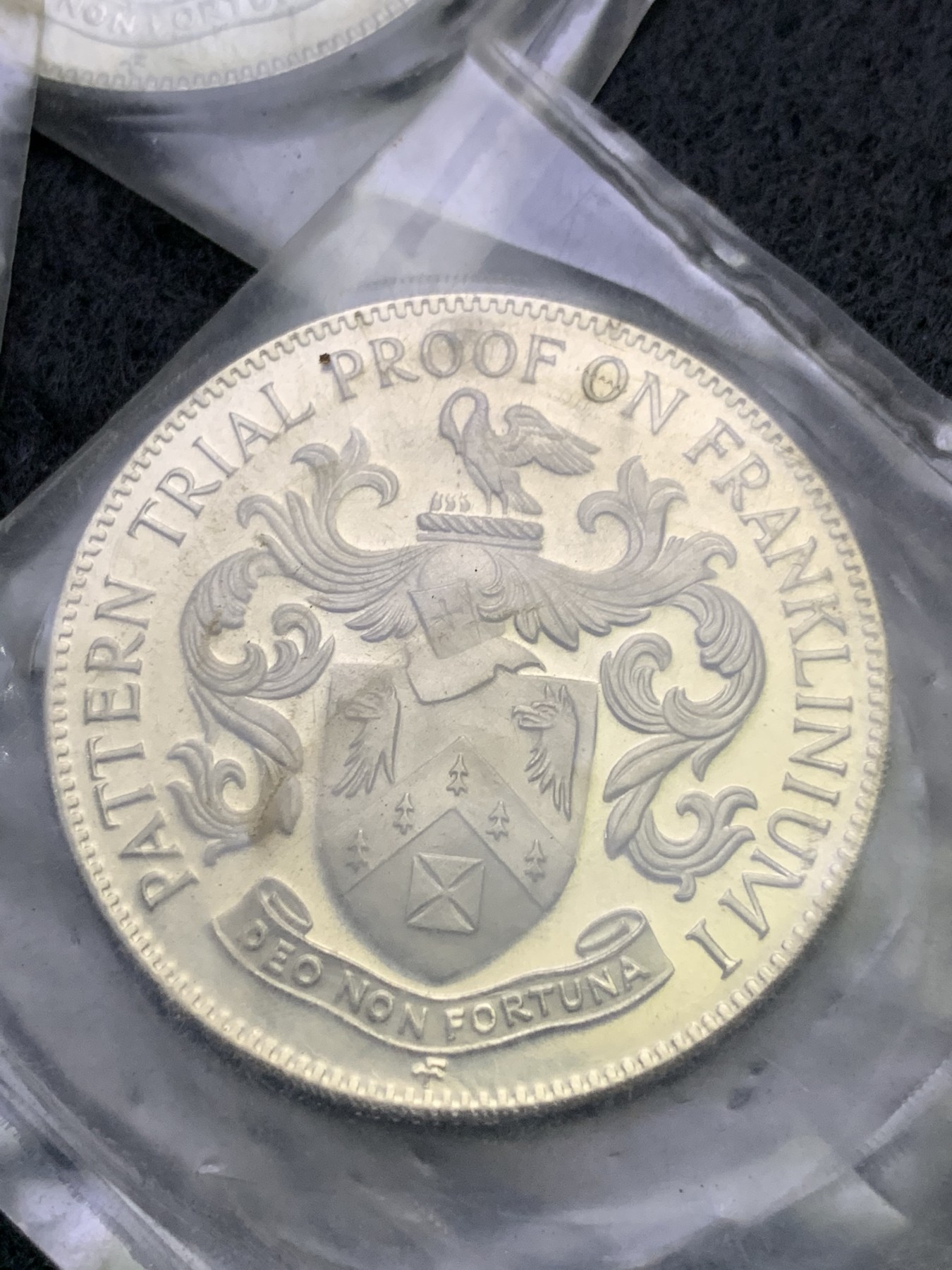 《竞宝斋》第186场-周日，周一 2场 (全场包邮) 盒装 格丁纳岛 1965年 3枚样币一组