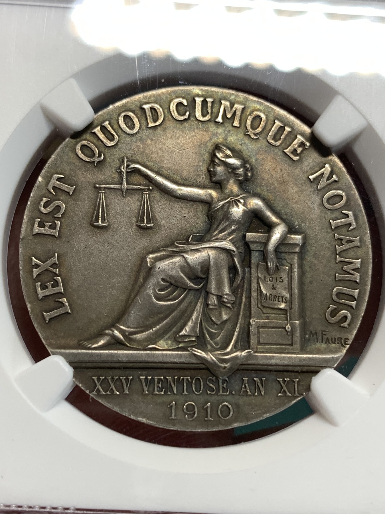 《竞宝斋》第186场-周日，周一 2场 (全场包邮) NGC-MS62 法国1910 阿贝维尔区公证处圆形银质代币 少见品种、深棕包浆背面带天秤图案