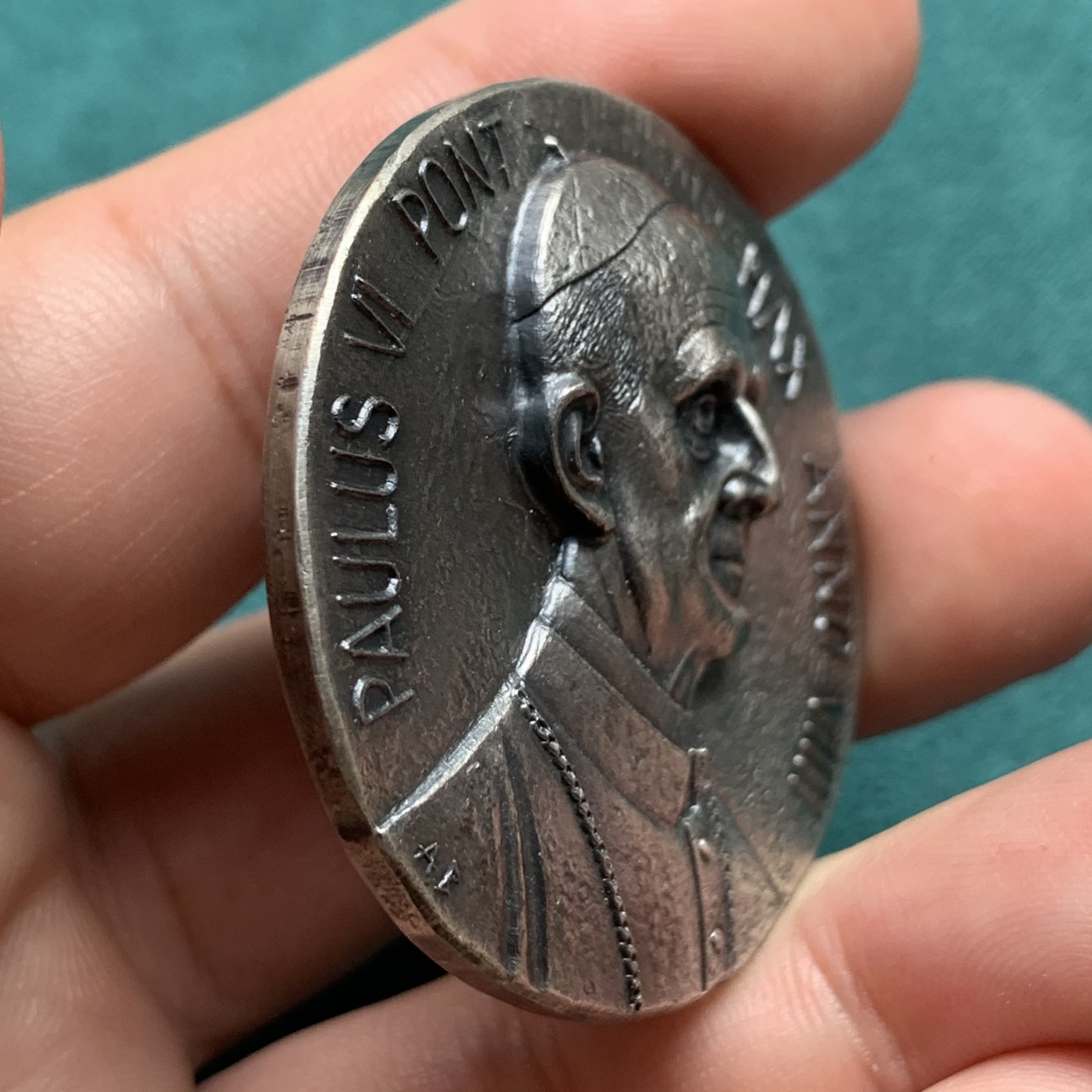 《竞宝斋》第186场-周日，周一 2场 (全场包邮) 1963-1978 梵蒂冈 罗马教皇 保罗六世 纪念 大银章 58.7克  44.9m 800银 高浮雕设计比较特别