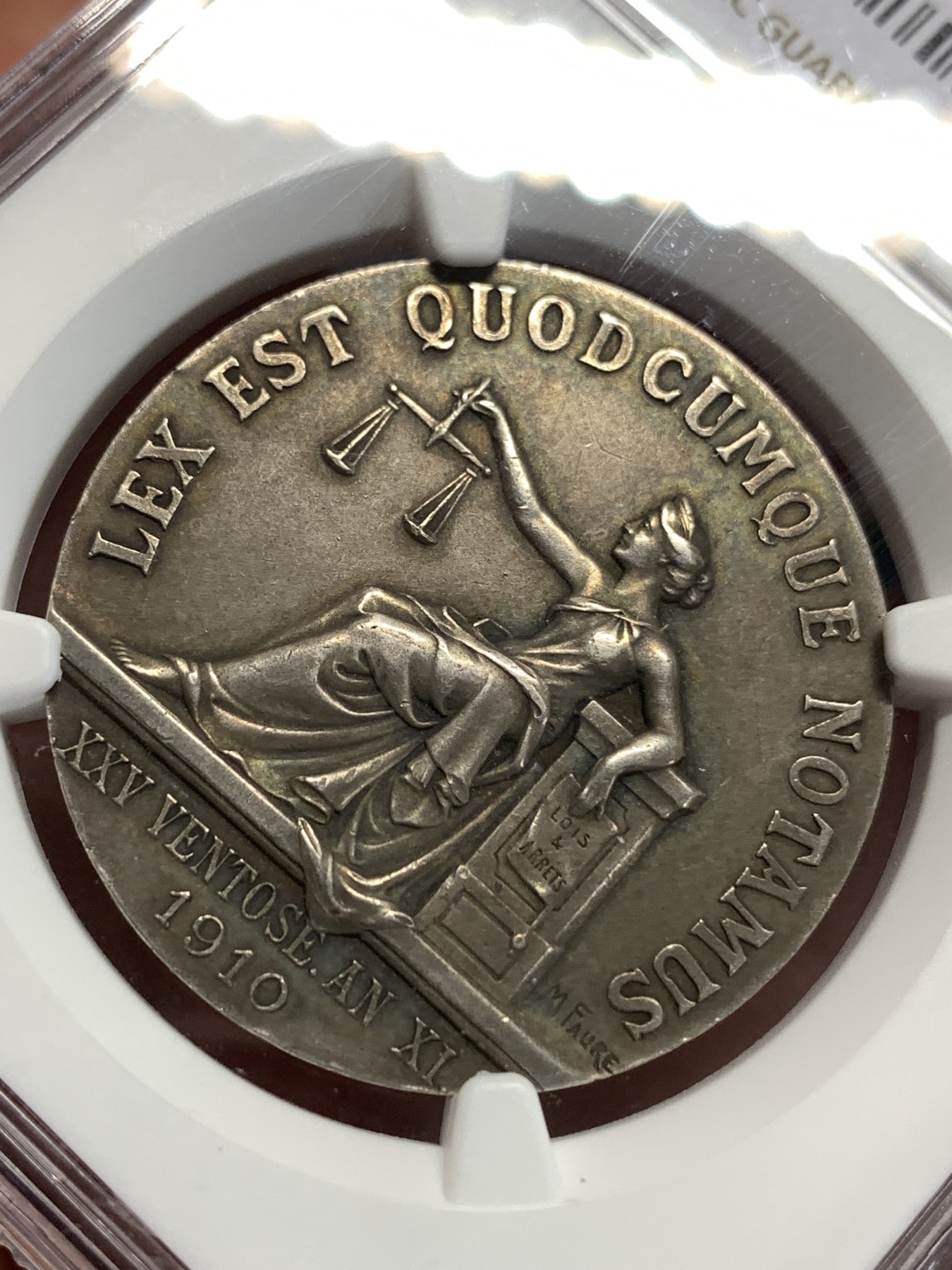 《竞宝斋》第186场-周日，周一 2场 (全场包邮) NGC-MS62 法国1910 阿贝维尔区公证处圆形银质代币 少见品种、深棕包浆背面带天秤图案