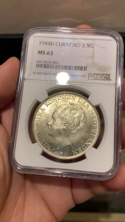 《竞宝斋》第186场-周日，周一 2场 (全场包邮) NGC MS63 荷属库拉索 1944年 威廉明娜 2.5G 大银币 分数不错了