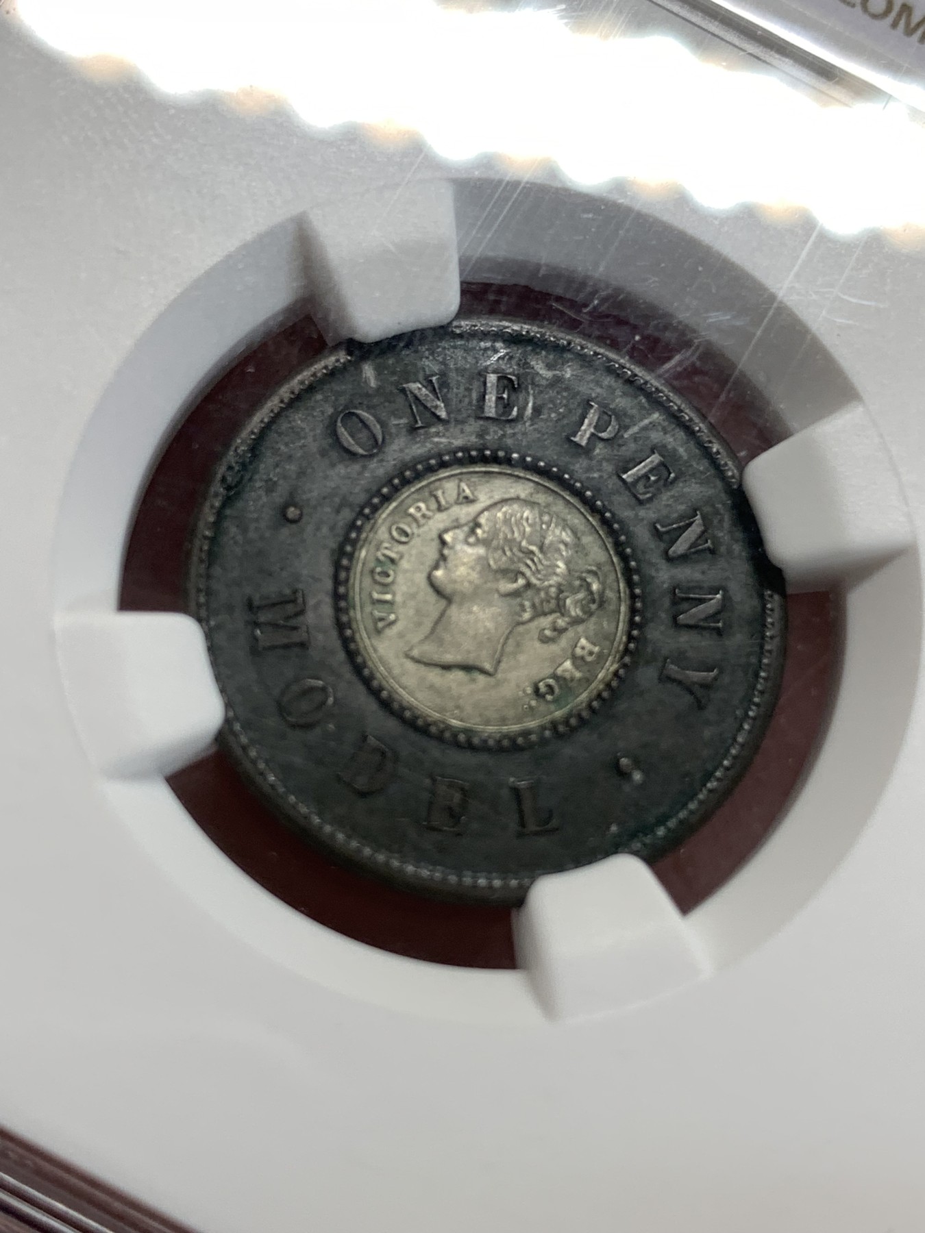 《竞宝斋》第186场-周日，周一 2场 (全场包邮) NGC UNC 英国1844年双色1便士 原味包浆 细节不错