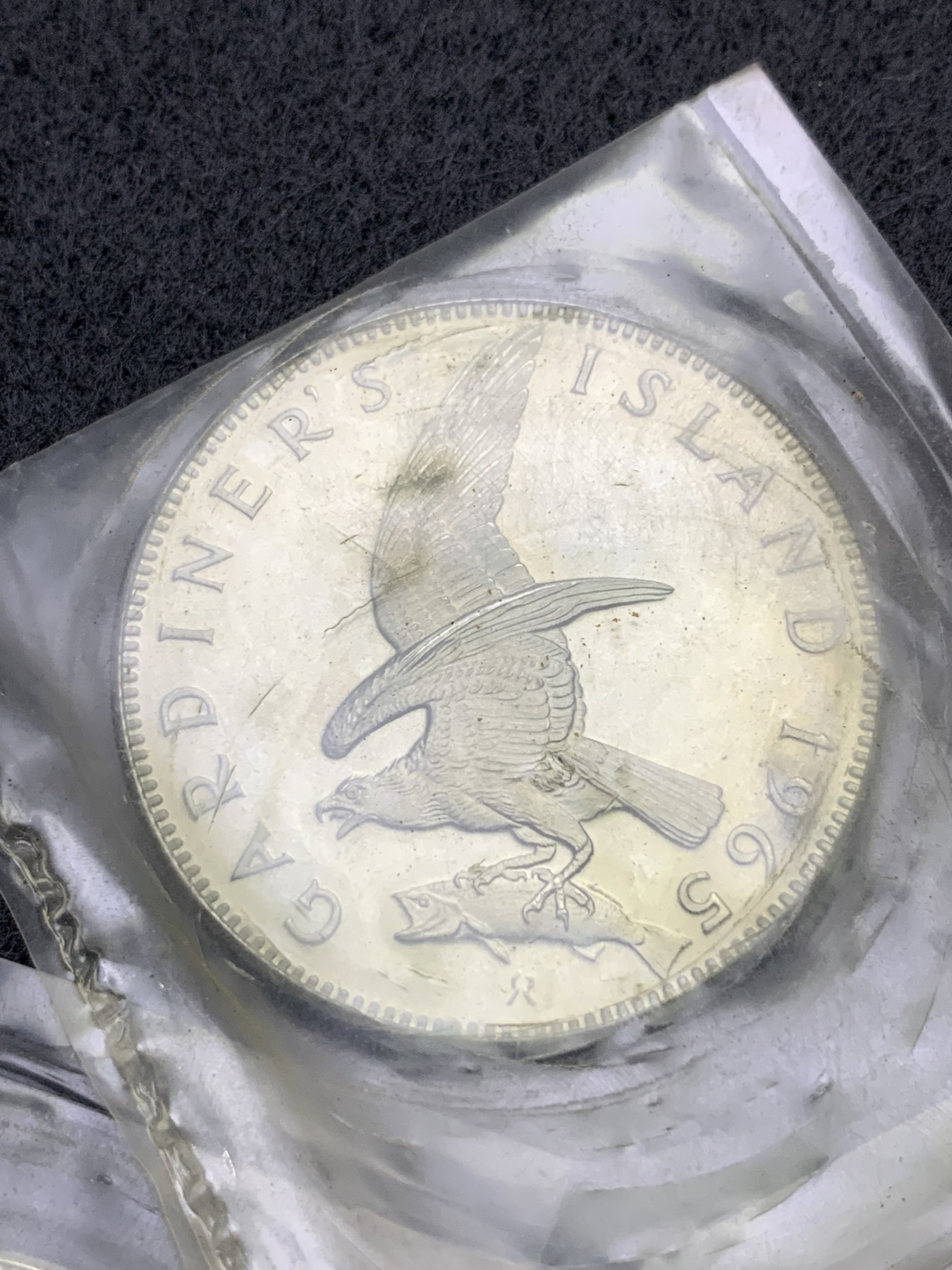 《竞宝斋》第186场-周日，周一 2场 (全场包邮) 盒装 格丁纳岛 1965年 3枚样币一组