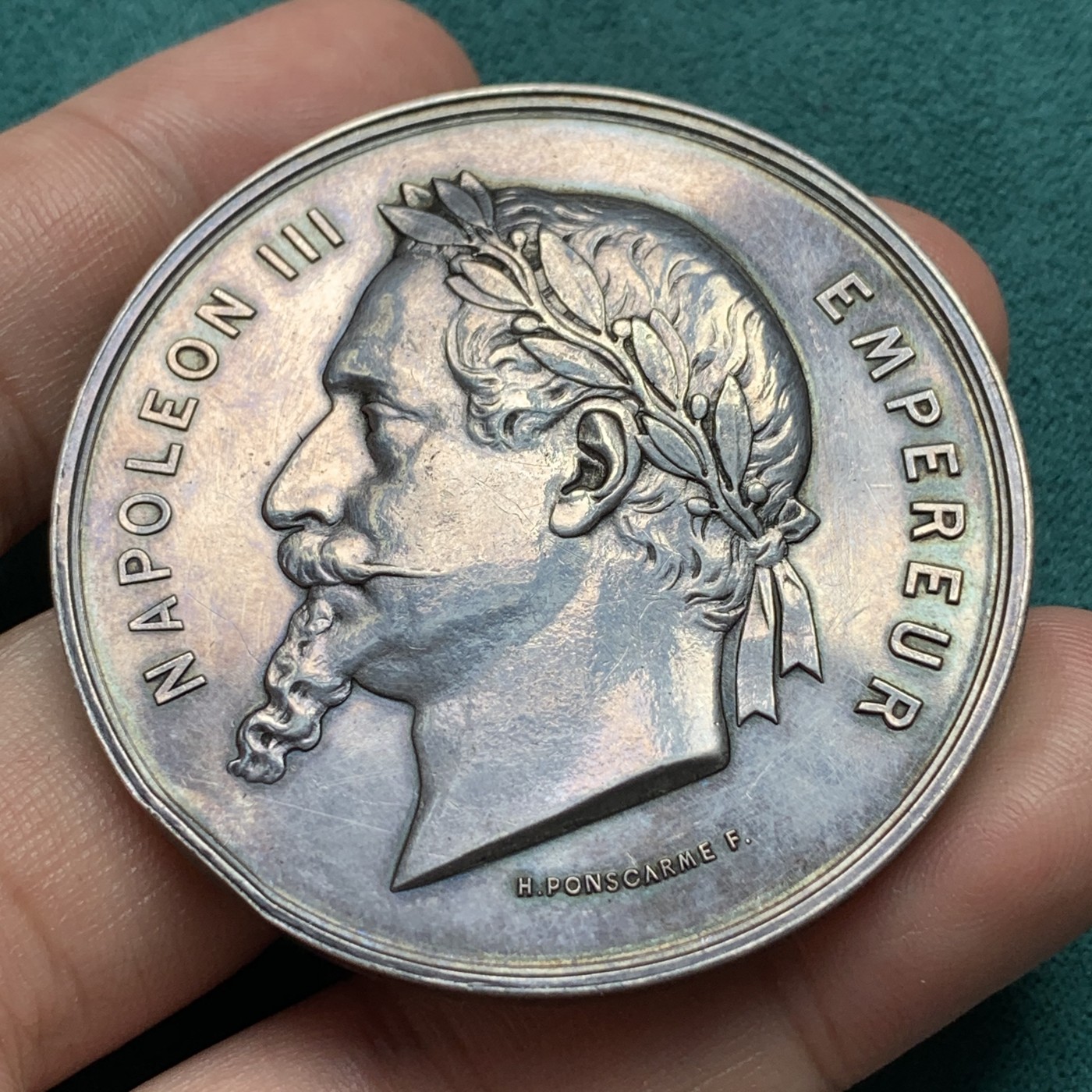 《竞宝斋》第186场-周日，周一 2场 (全场包邮) 1867年法国拿破仑三世世博会大银章 63.3克 50.5mm 蜜蜂边铭 银标