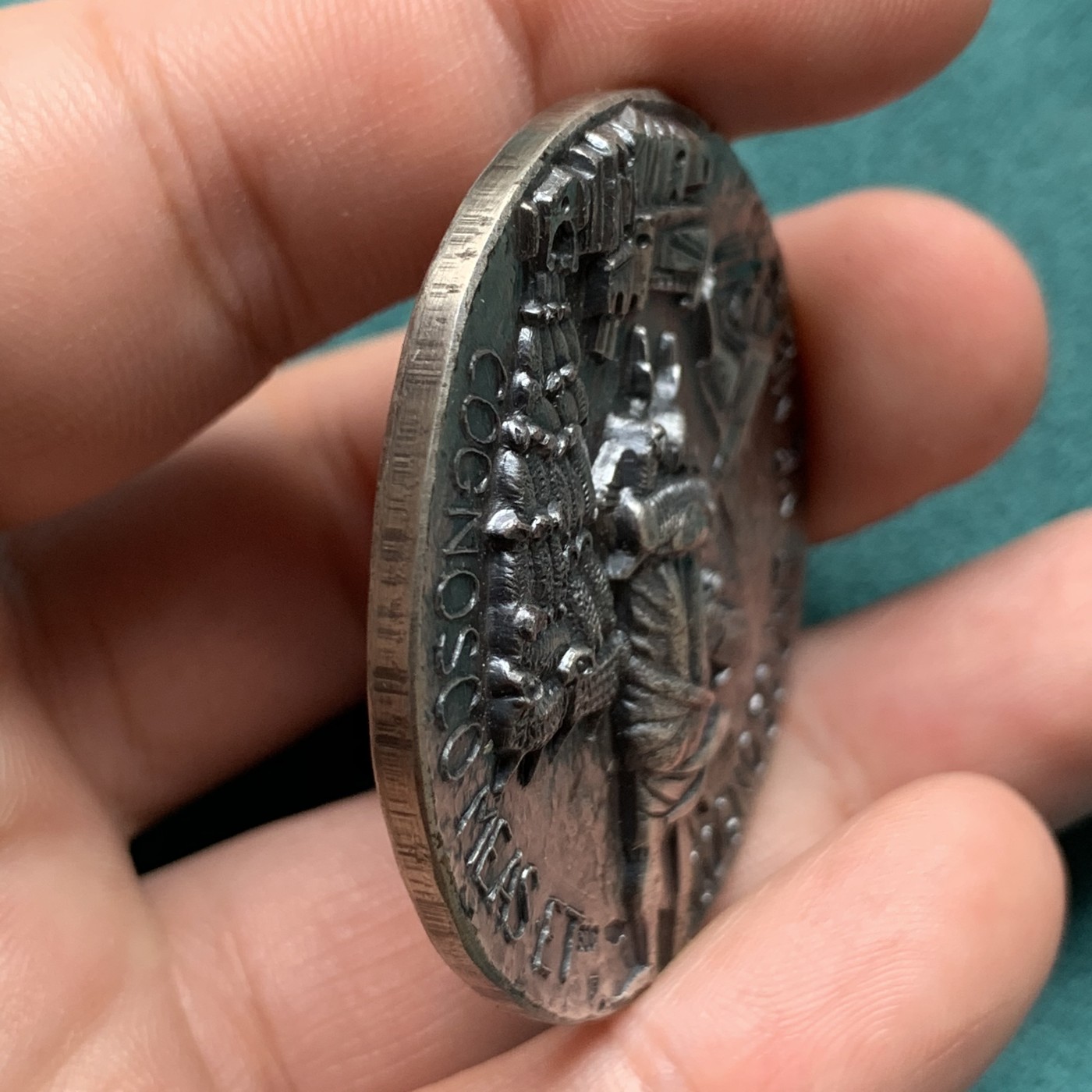 《竞宝斋》第186场-周日，周一 2场 (全场包邮) 1963-1978 梵蒂冈 罗马教皇 保罗六世 纪念 大银章 58.7克  44.9m 800银 高浮雕设计比较特别