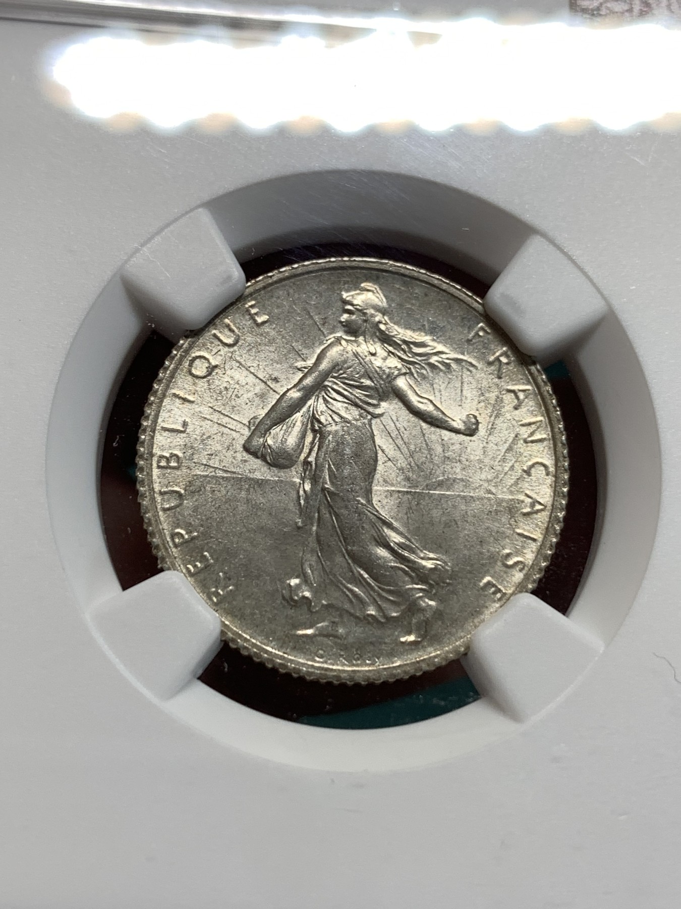 《竞宝斋》第186场-周日，周一 2场 (全场包邮) NGC MS64 法国 1916年 播种女神1法郎银币 转光好品