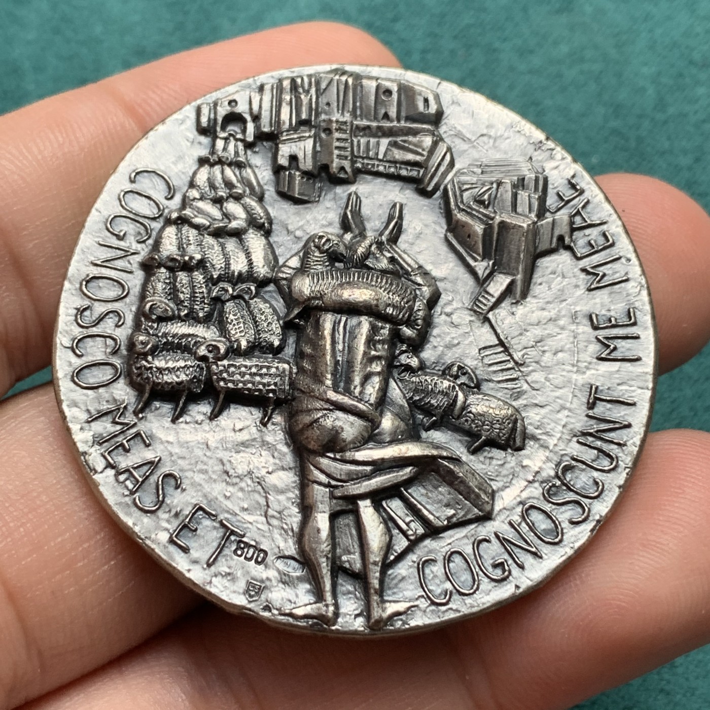 《竞宝斋》第186场-周日，周一 2场 (全场包邮) 1963-1978 梵蒂冈 罗马教皇 保罗六世 纪念 大银章 58.7克  44.9m 800银 高浮雕设计比较特别