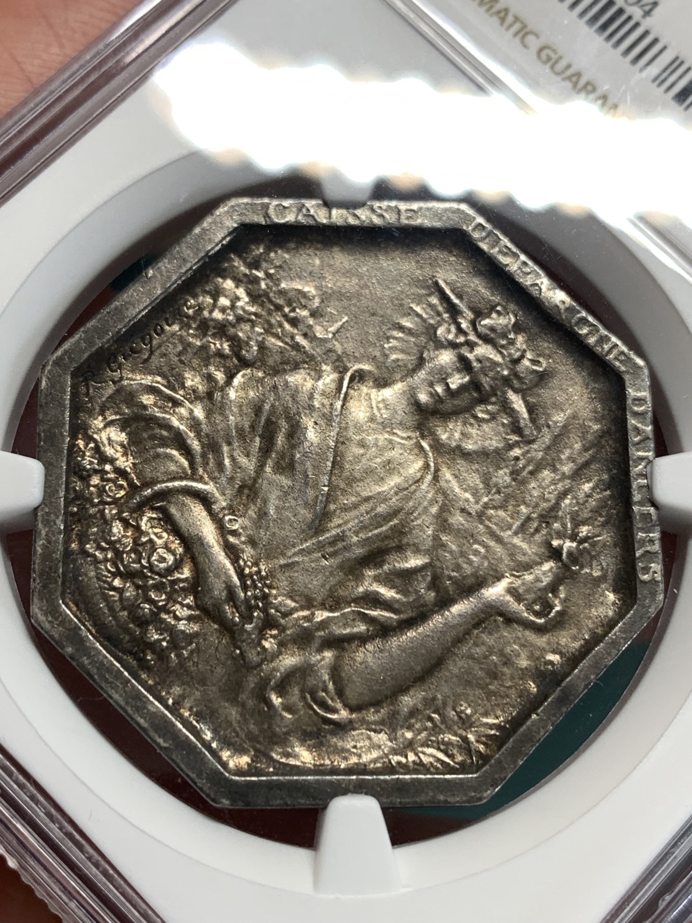 《竞宝斋》第186场-周日，周一 2场 (全场包邮) NGC-AU53 法国 昂热储蓄银行 花神八角代币 稀见品种，包浆细节俱佳，明显低评。女神刻画细腻，精美传神。边铭刻有数字18，发行量极少