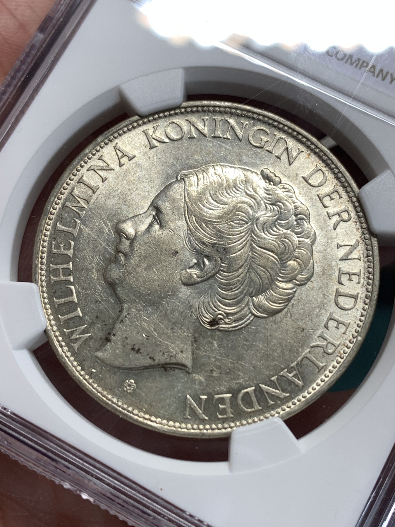 《竞宝斋》第186场-周日，周一 2场 (全场包邮) NGC MS61 荷兰1937年 威廉明娜 2.5盾 大银币 感觉分低了