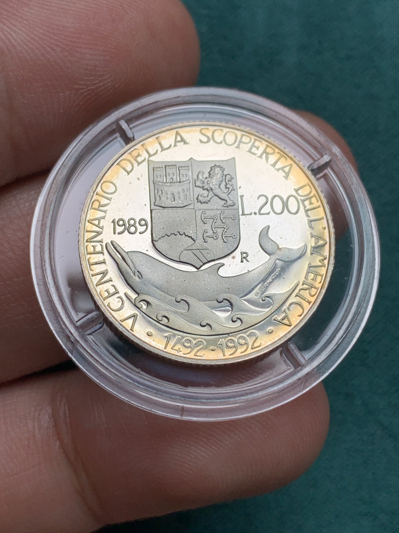 《竞宝斋》第186场-周日，周一 2场 (全场包邮) 2枚一组 原盒精制意大利1989年发现美洲500周年200.500里拉银币