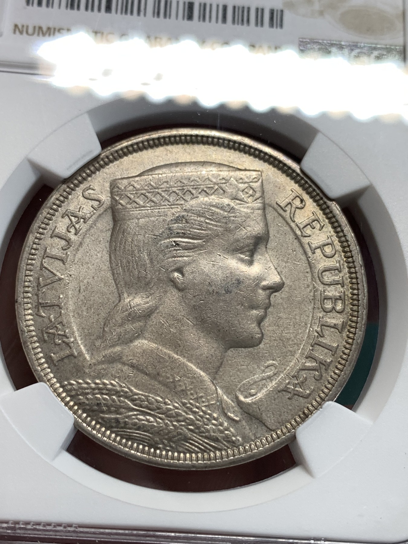 《竞宝斋》第186场-周日，周一 2场 (全场包邮) NGC AU  拉脱维亚 1929年 5拉特 银币 状态好 小特年