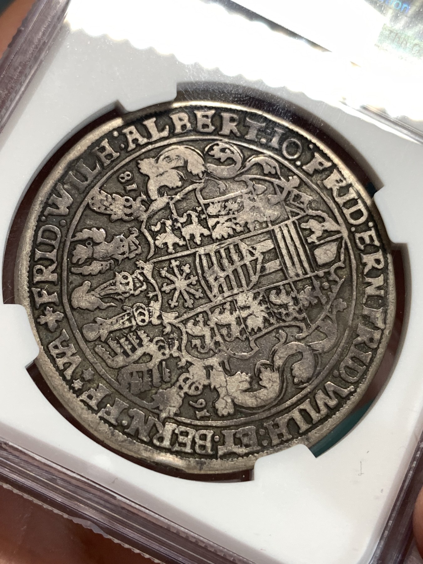 《竞宝斋》第186场-周日，周一 2场 (全场包邮) 第三名 NGC-VG10 德国萨克森 1618年约翰恩斯特和的七兄弟 大泰勒银币 此款外拍就没见过低于300欧的 入盒有分的也没见过