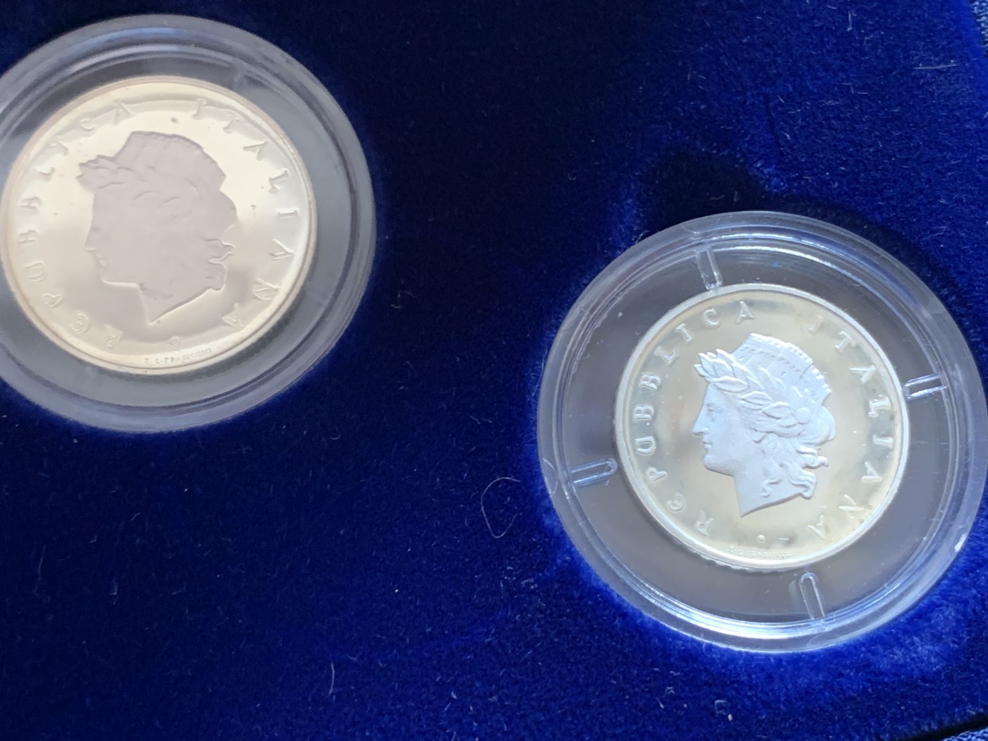 《竞宝斋》第186场-周日，周一 2场 (全场包邮) 意大利 1993年 3枚装 女神银币 100,200,500里拉银币各1枚 盒证全