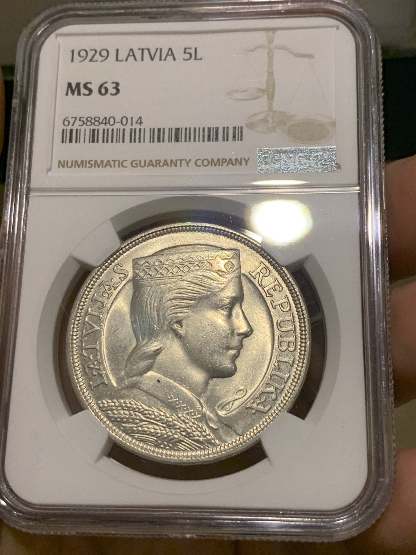 《竞宝斋》第186场-周日，周一 2场 (全场包邮) NGC-MS63 拉脱维亚1929年少女头像5拉特银币 63分已经不多见了，还是1929