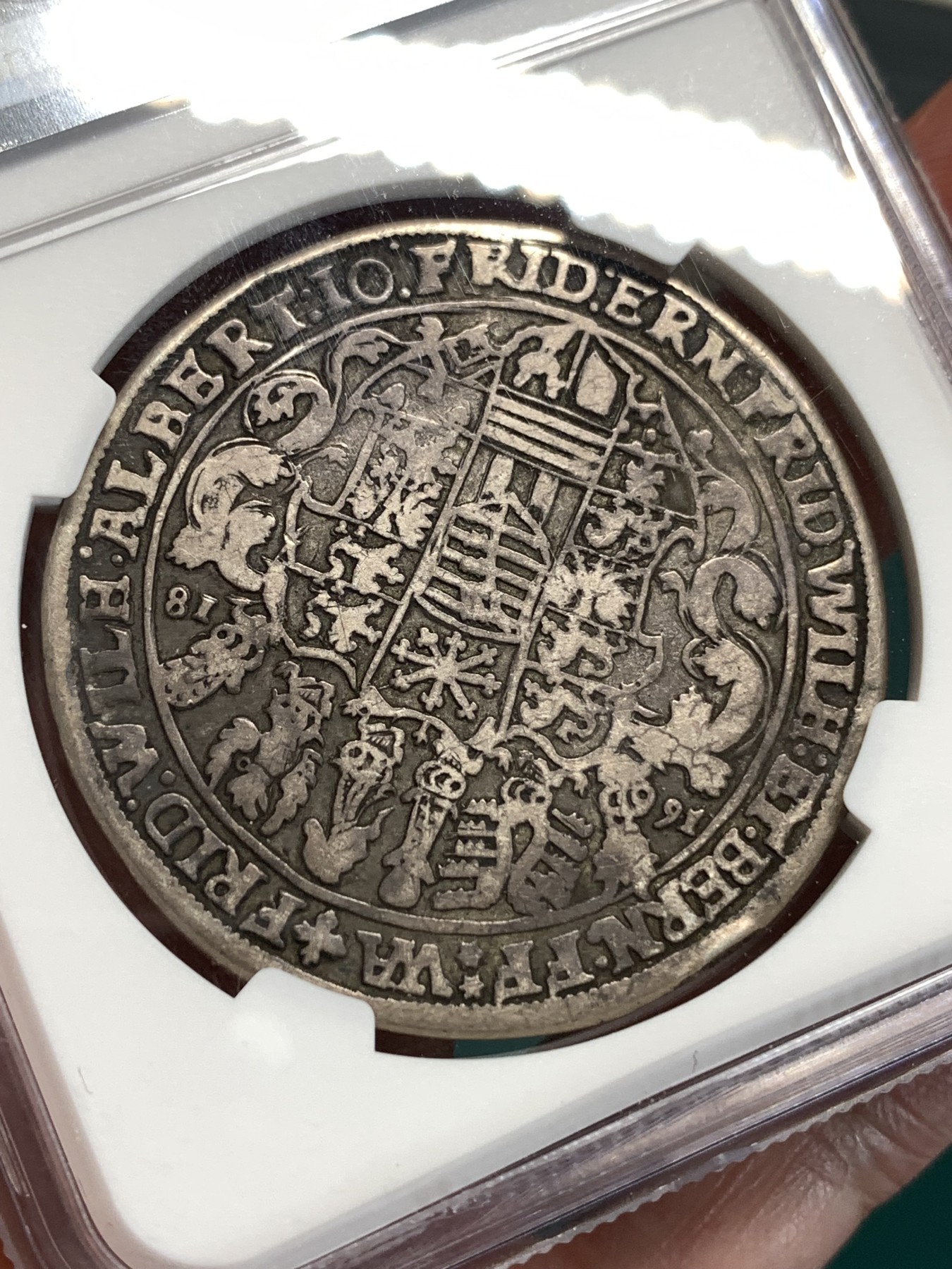 《竞宝斋》第186场-周日，周一 2场 (全场包邮) 第三名 NGC-VG10 德国萨克森 1618年约翰恩斯特和的七兄弟 大泰勒银币 此款外拍就没见过低于300欧的 入盒有分的也没见过