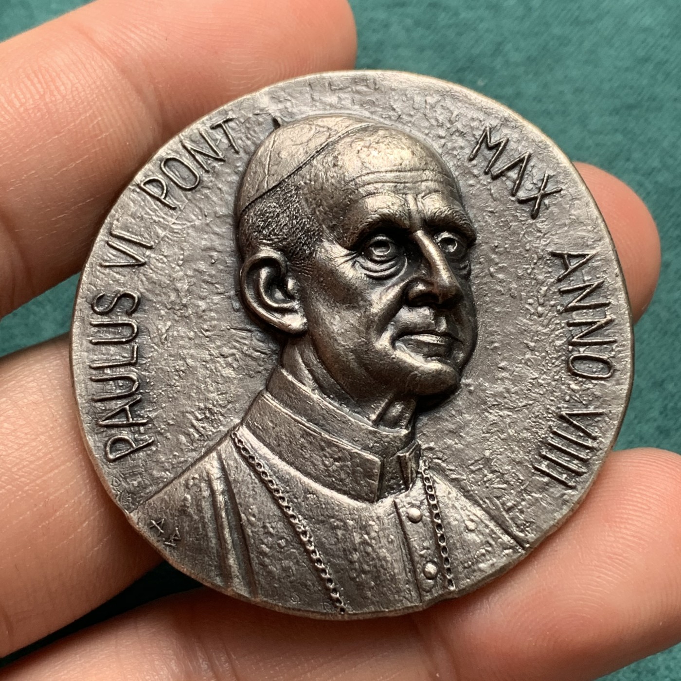 《竞宝斋》第186场-周日，周一 2场 (全场包邮) 1963-1978 梵蒂冈 罗马教皇 保罗六世 纪念 大银章 58.7克  44.9m 800银 高浮雕设计比较特别