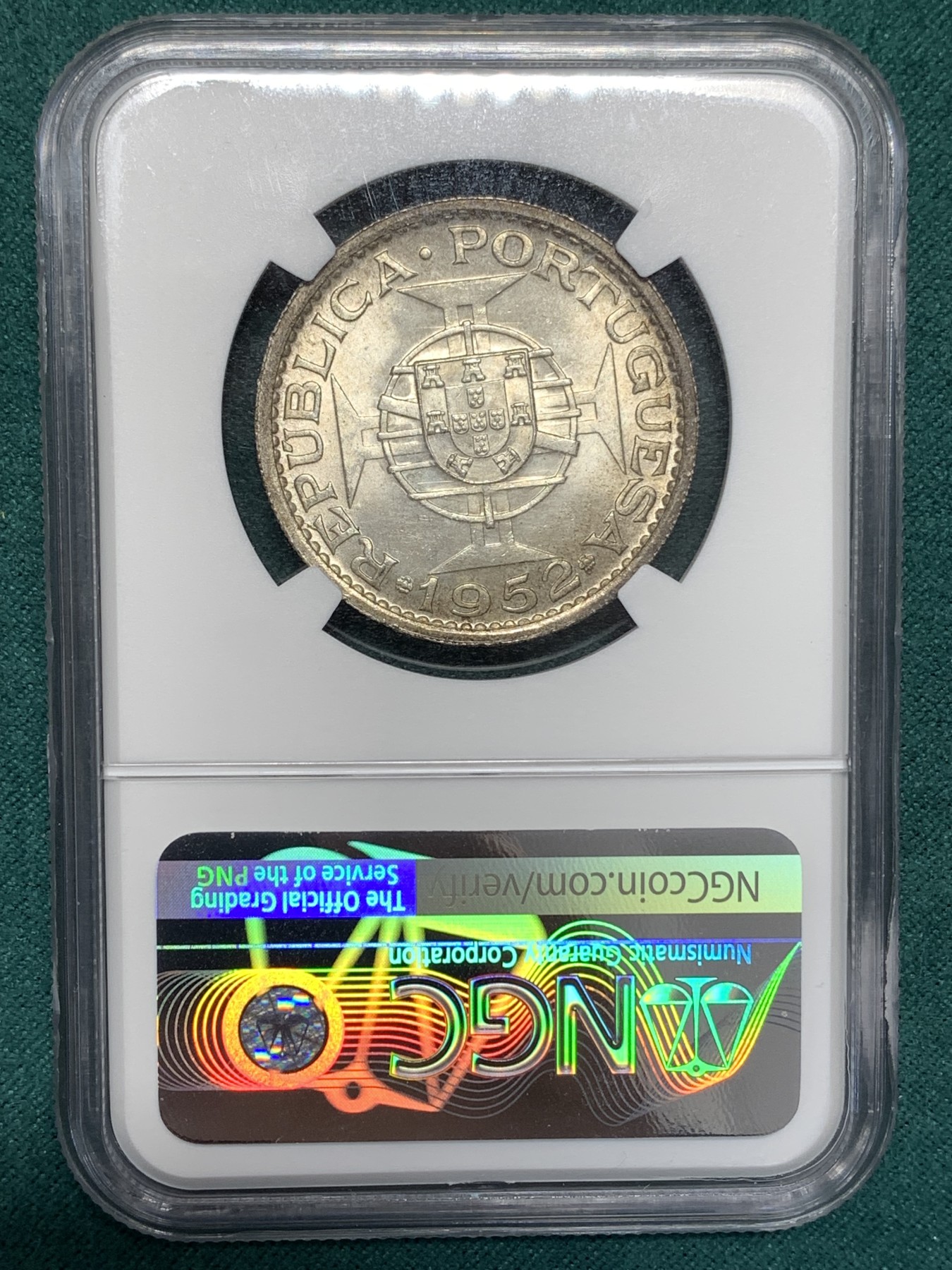 《竞宝斋》第186场-周日，周一 2场 (全场包邮) NGC MS65 1952年澳门5圆银币 原光五彩 状态一流