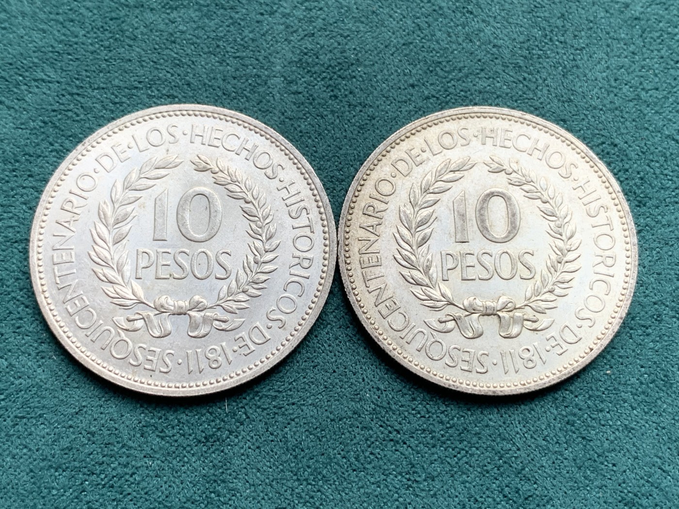 《竞宝斋》第186场-周日，周一 2场 (全场包邮) 乌拉圭1961年反西班牙革命50周年10比索银币一对