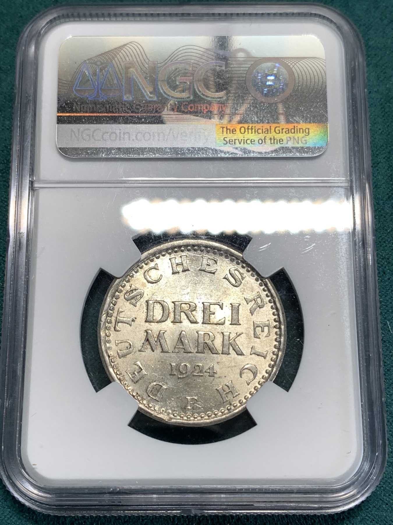 《竞宝斋》第186场-周日，周一 2场 (全场包邮) NGC-MS62 德国1924年 魏玛3马克银币 魏玛时期的铝币和纪念板银币很常见，但是流通版银币并不多见，光度很好