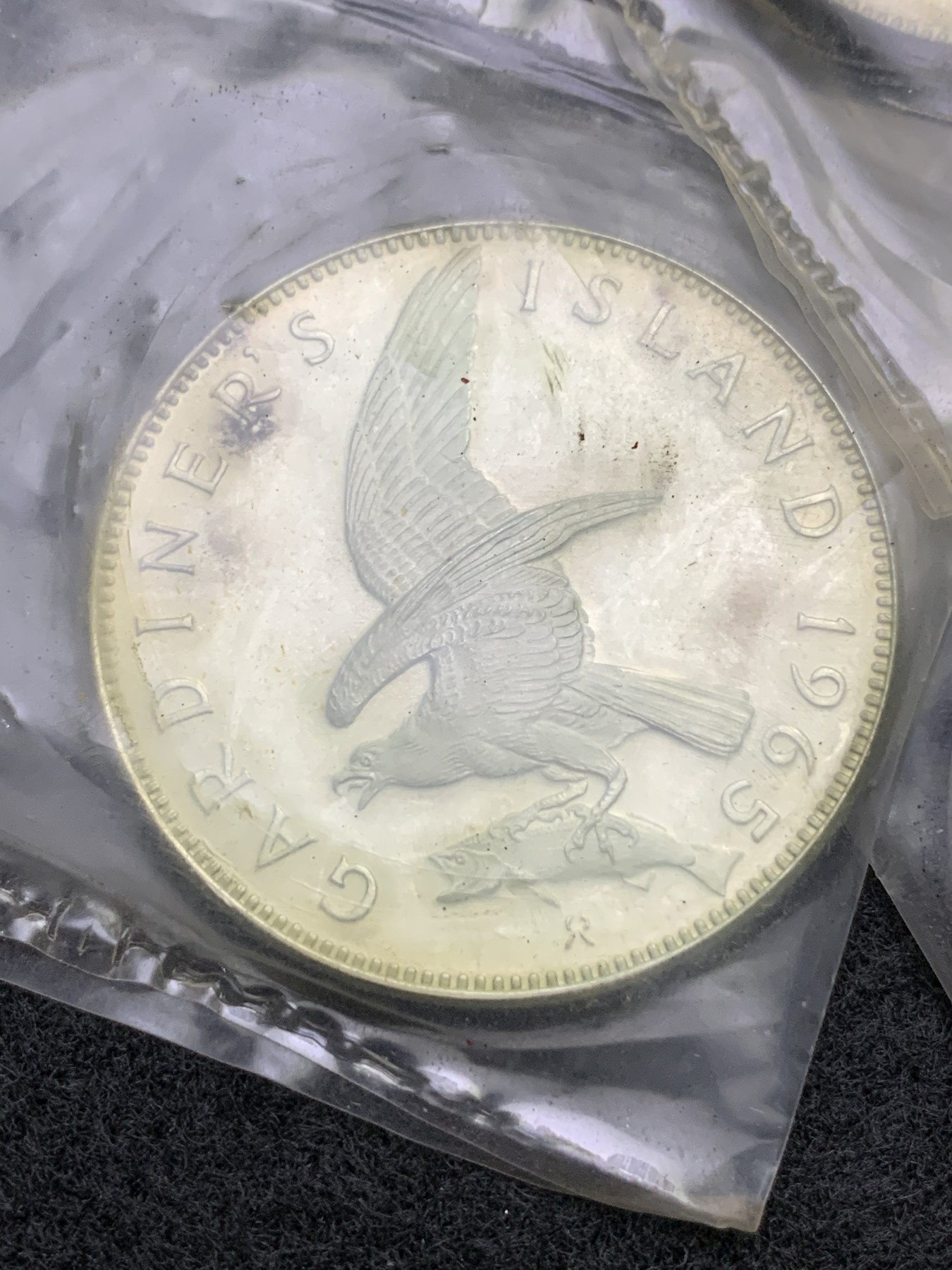 《竞宝斋》第186场-周日，周一 2场 (全场包邮) 盒装 格丁纳岛 1965年 3枚样币一组