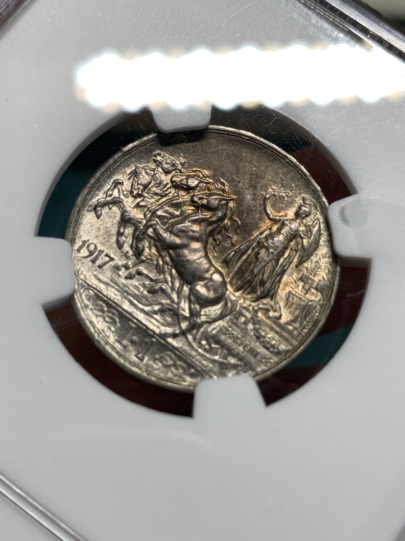 《竞宝斋》第186场-周日，周一 2场 (全场包邮) NGC AU58 1917年意大利马车1里拉银币，带彩包浆十分精美